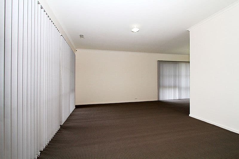 20 Golf Links Drive, MILL PARK VIC 3082, Mill Park - Thumbnail 3
