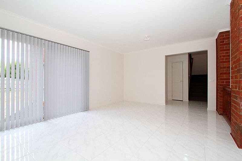 20 Golf Links Drive, MILL PARK VIC 3082, Mill Park - Thumbnail 4