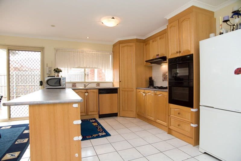 13 Healey Drive, EPPING VIC 3076, Epping - Thumbnail 2