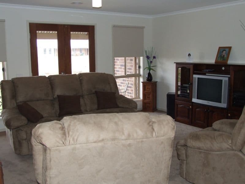 19 Ruxton Way, HOPETOUN PARK VIC 3340, Hopetoun Park - Thumbnail 5