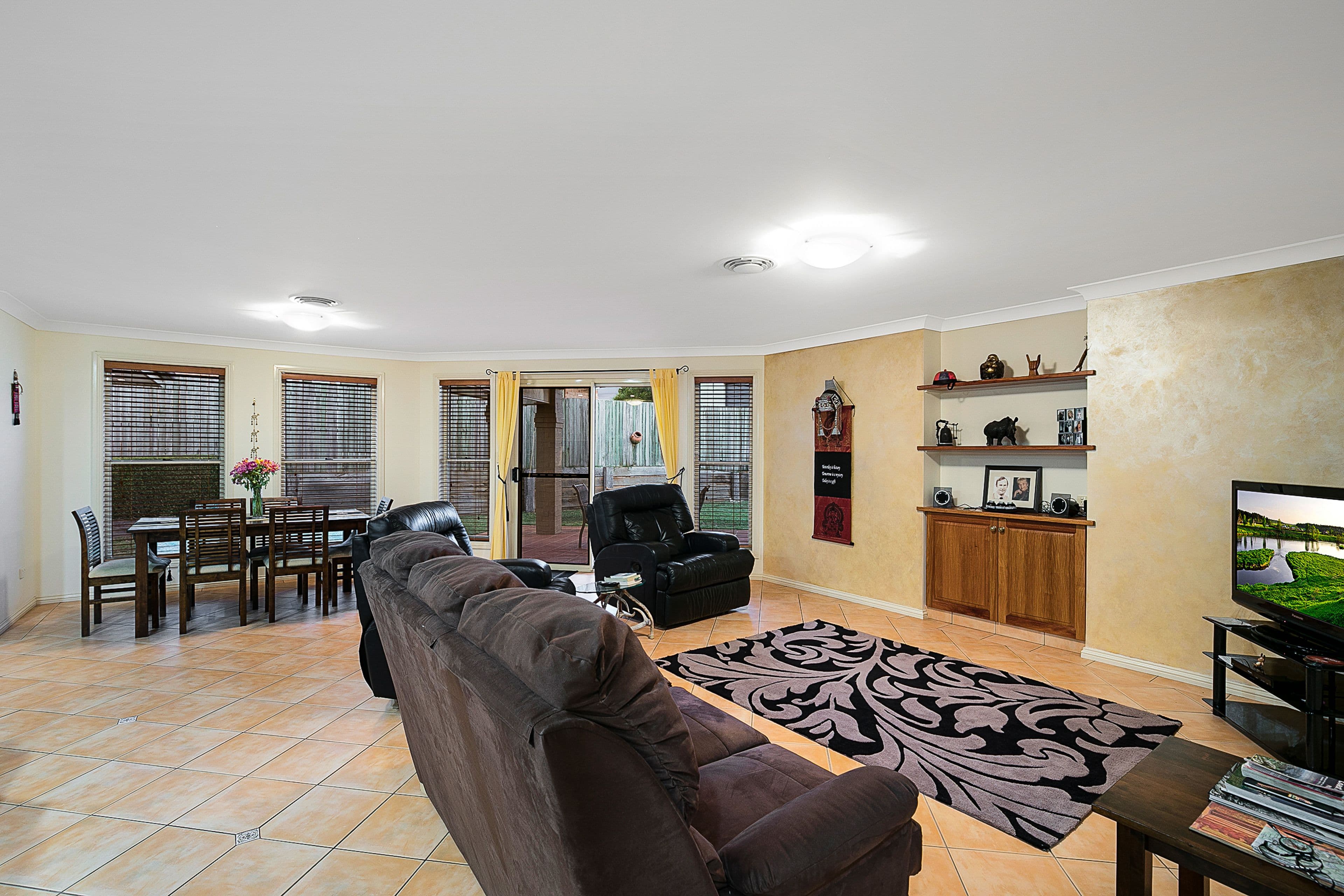 32 Ward Street, Middle Ridge QLD 4350, Middle Ridge - Thumbnail 2