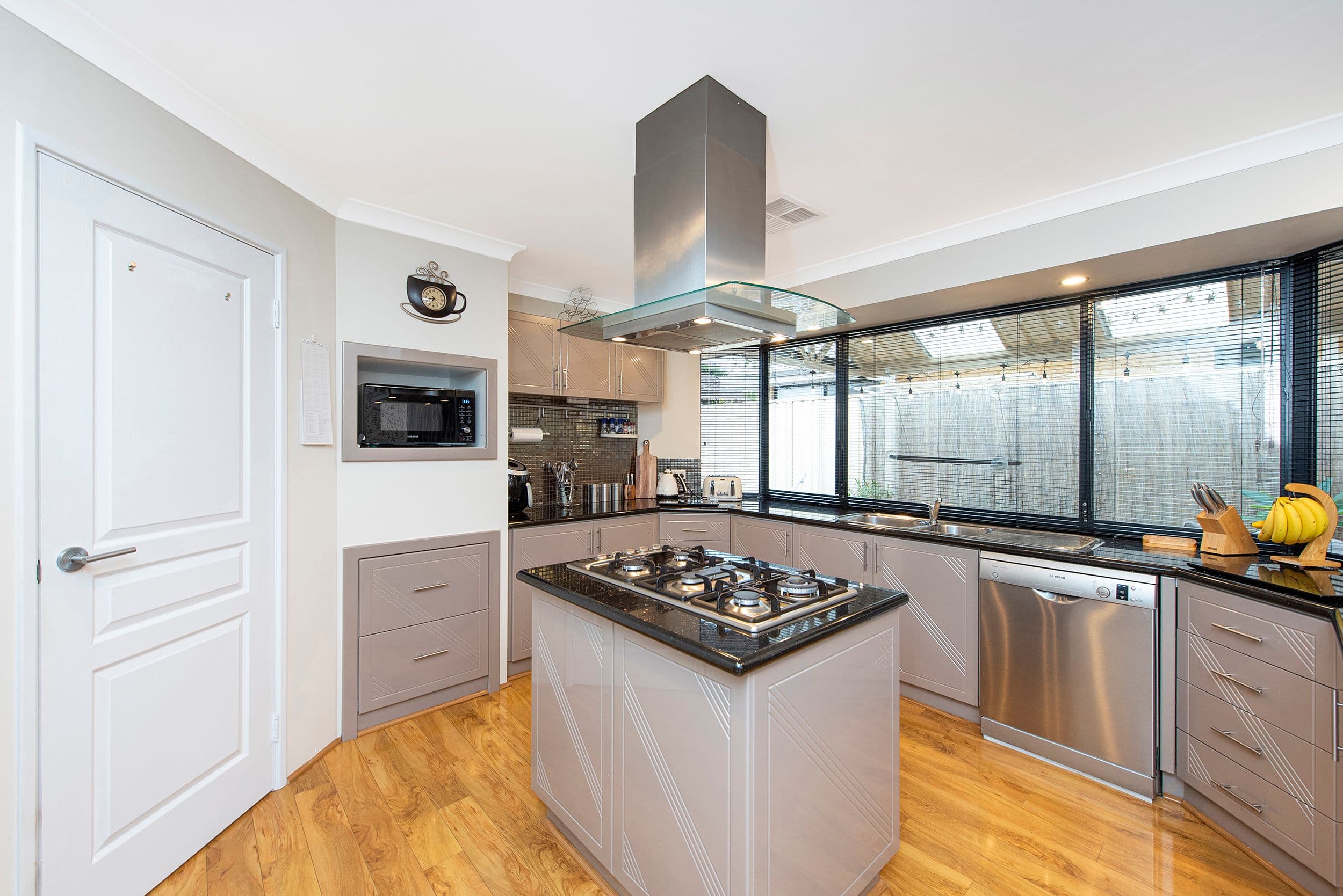 6 Merimbula Way, Secret Harbour WA 6173, Secret Harbour - Thumbnail 3