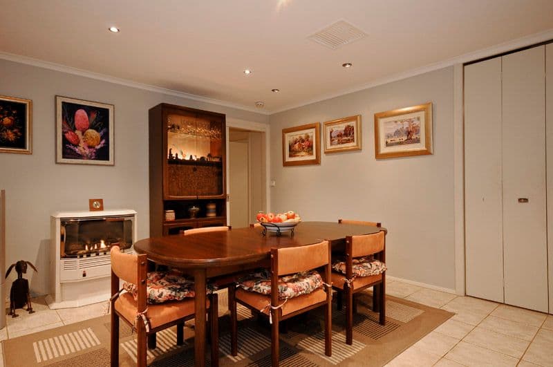 65 ROLLING HILLS Road, CHIRNSIDE PARK VIC 3116, Chirnside Park - Thumbnail 6
