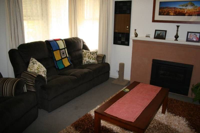 65 Victoria Street, ROCHESTER VIC 3561, Rochester - Thumbnail 2