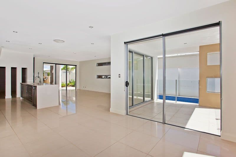 1005 Lakeview Terrace, BENOWA QLD 4217, Benowa - Thumbnail 5