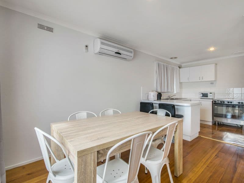 14 Bourke Road, Melton South VIC 3338, Melton South - Thumbnail 4