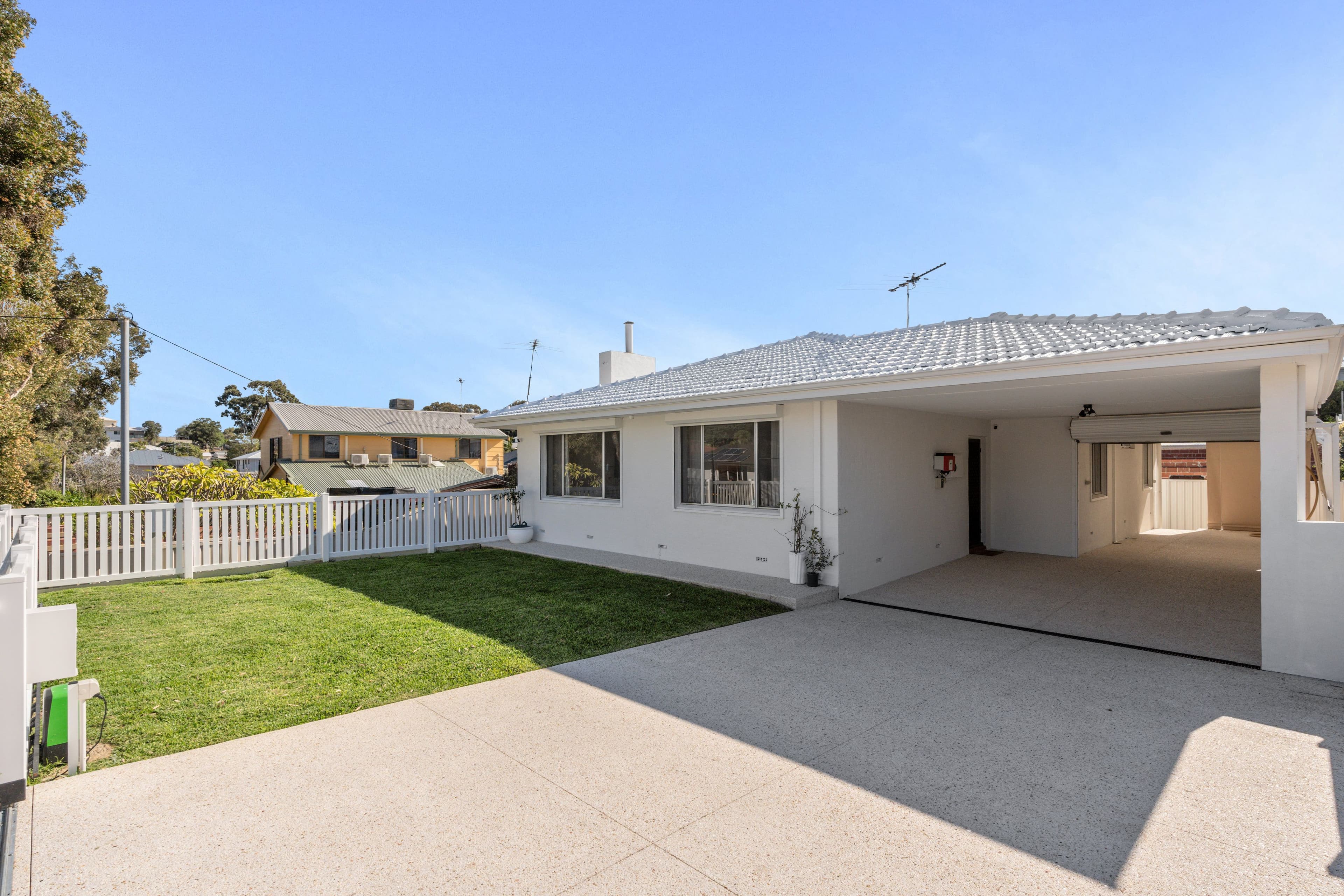 111 Marine Terrace, Sorrento WA 6020, Sorrento - Thumbnail 2