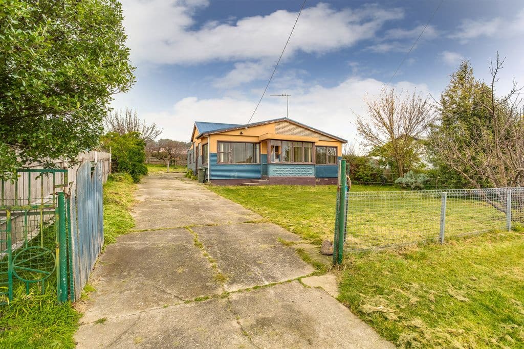 11 Garrett Street, BEAUTY POINT TAS 7270, Beauty Point - Image 1