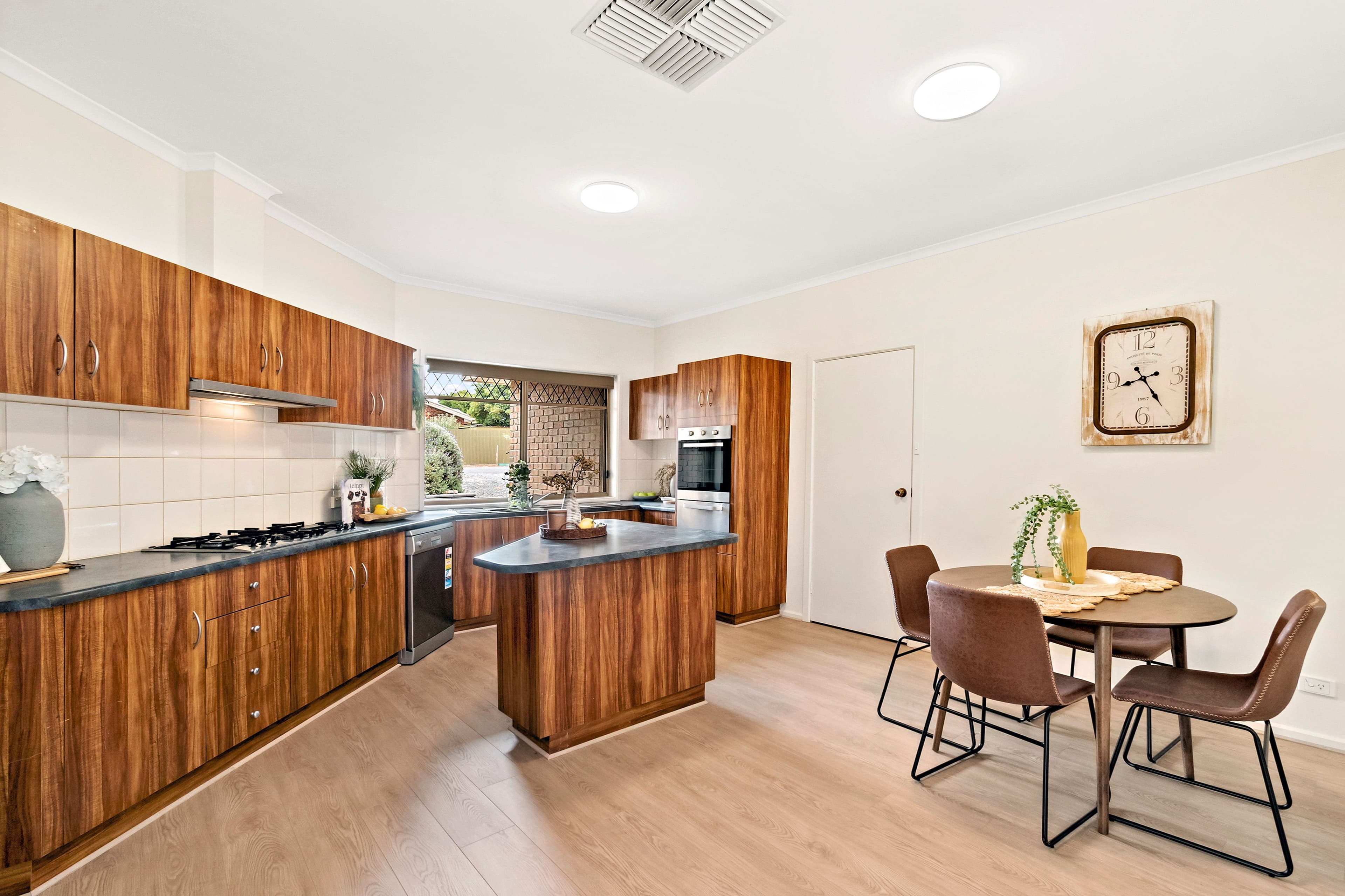 28 Valleyview Crescent, Hackham West SA 5163, Hackham West - Thumbnail 5