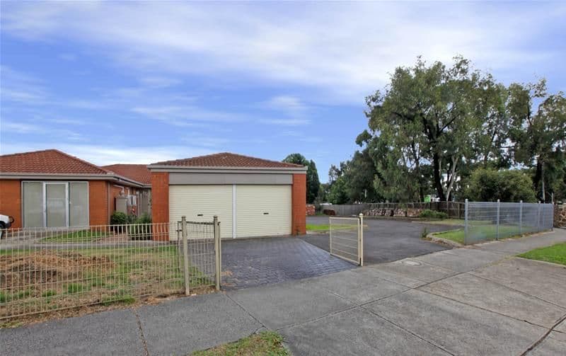 1 & 3 Blossom Park Drive, MILL PARK VIC 3082, Mill Park - Thumbnail 2