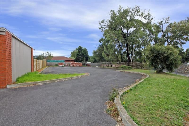 1 & 3 Blossom Park Drive, MILL PARK VIC 3082, Mill Park - Thumbnail 3