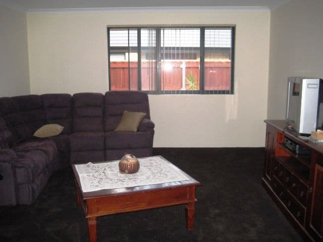 211 Peelwood Parade, HALLS HEAD WA 6210, Halls Head - Thumbnail 3