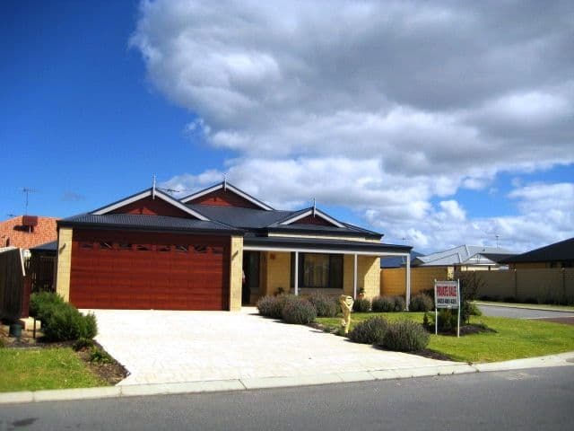 211 Peelwood Parade, HALLS HEAD WA 6210, Halls Head - Thumbnail 5