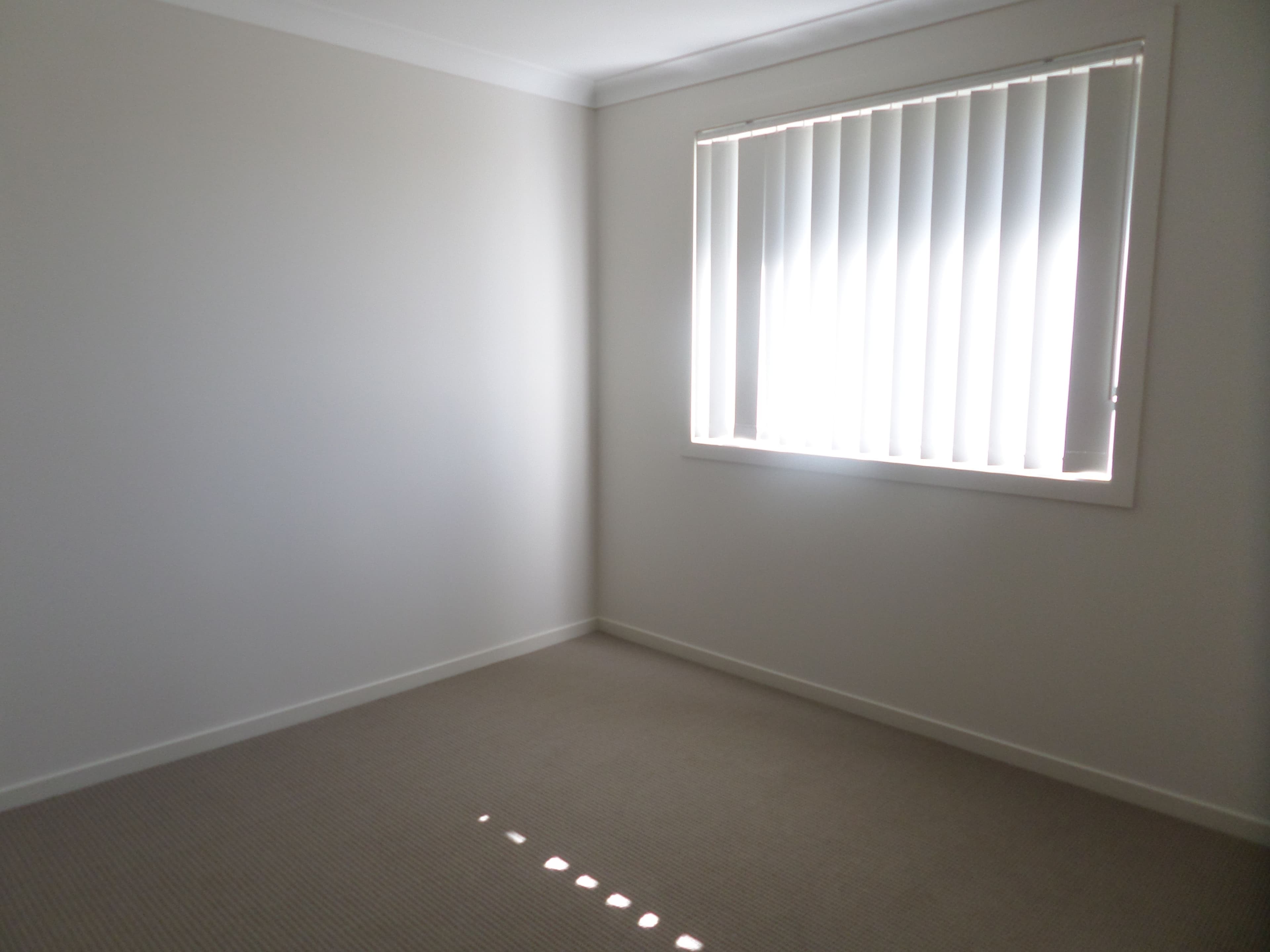 33 Follet Avenue, Middleton Grange - Thumbnail 5