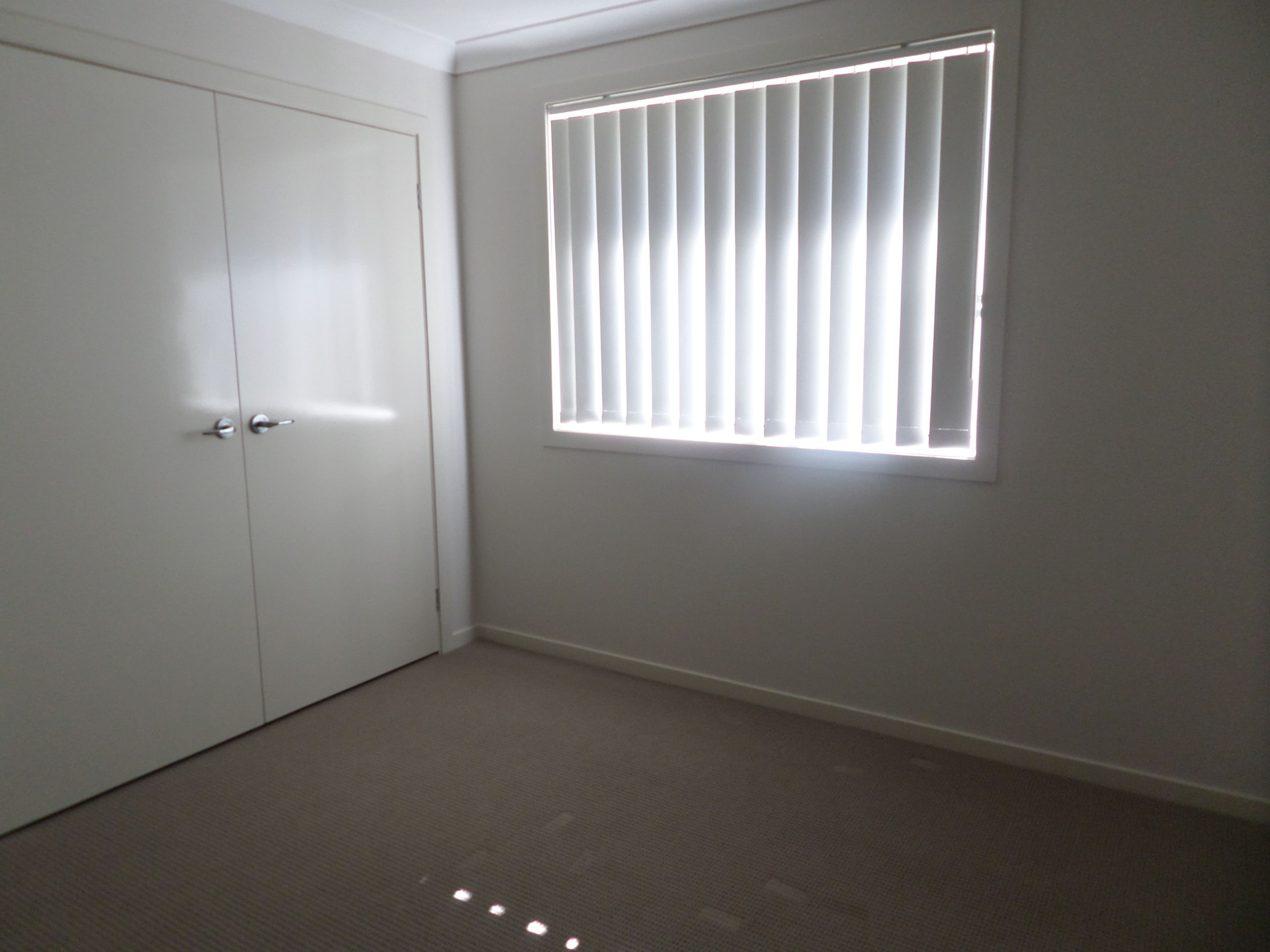 33 Follet Avenue, Middleton Grange - Thumbnail 7