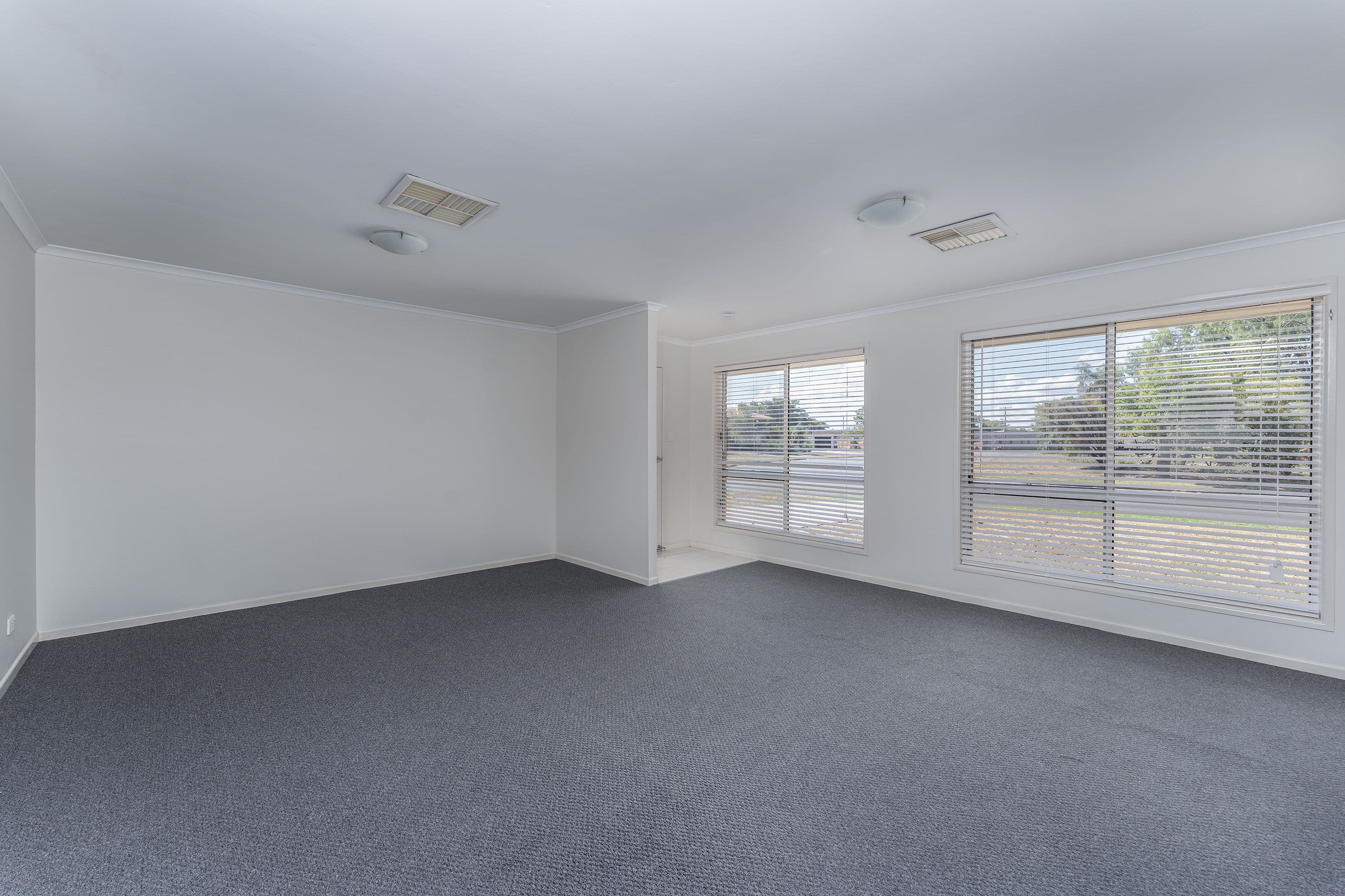 105 Roberts Street, Emerald QLD 4720, Emerald - Thumbnail 4