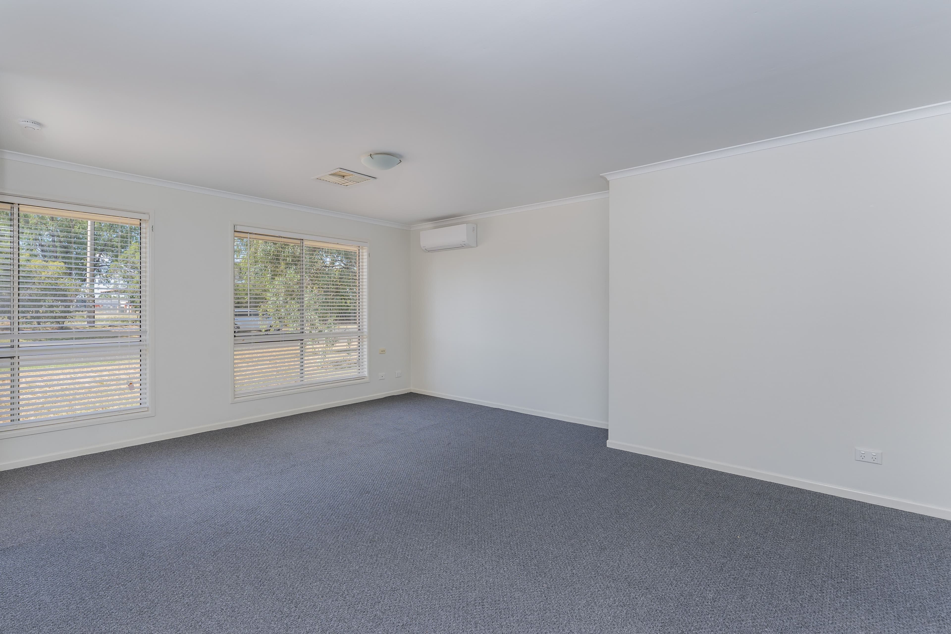 105 Roberts Street, Emerald QLD 4720, Emerald - Thumbnail 5