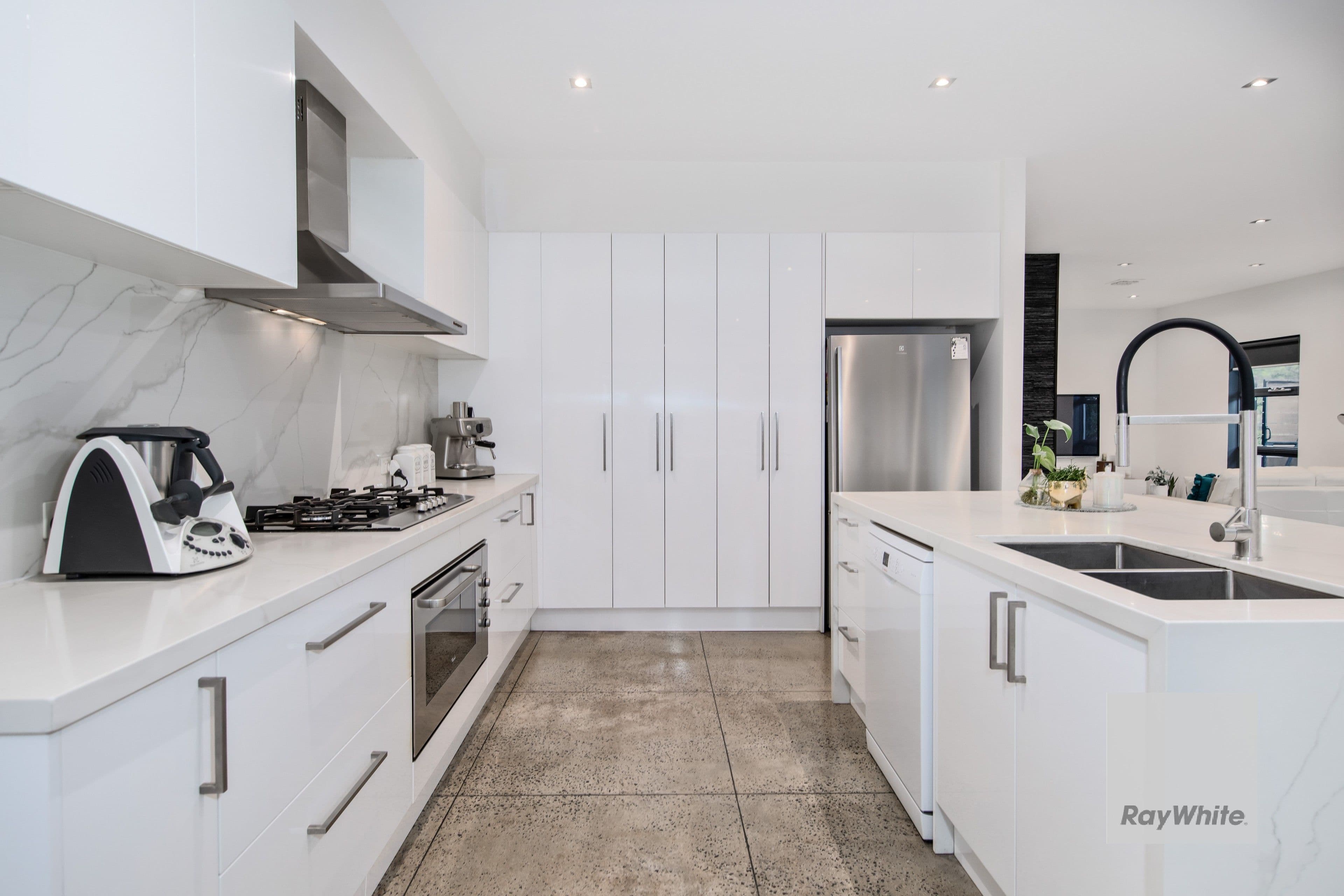 20 Kings Domain, Caroline Springs VIC 3023, Caroline Springs - Thumbnail 4