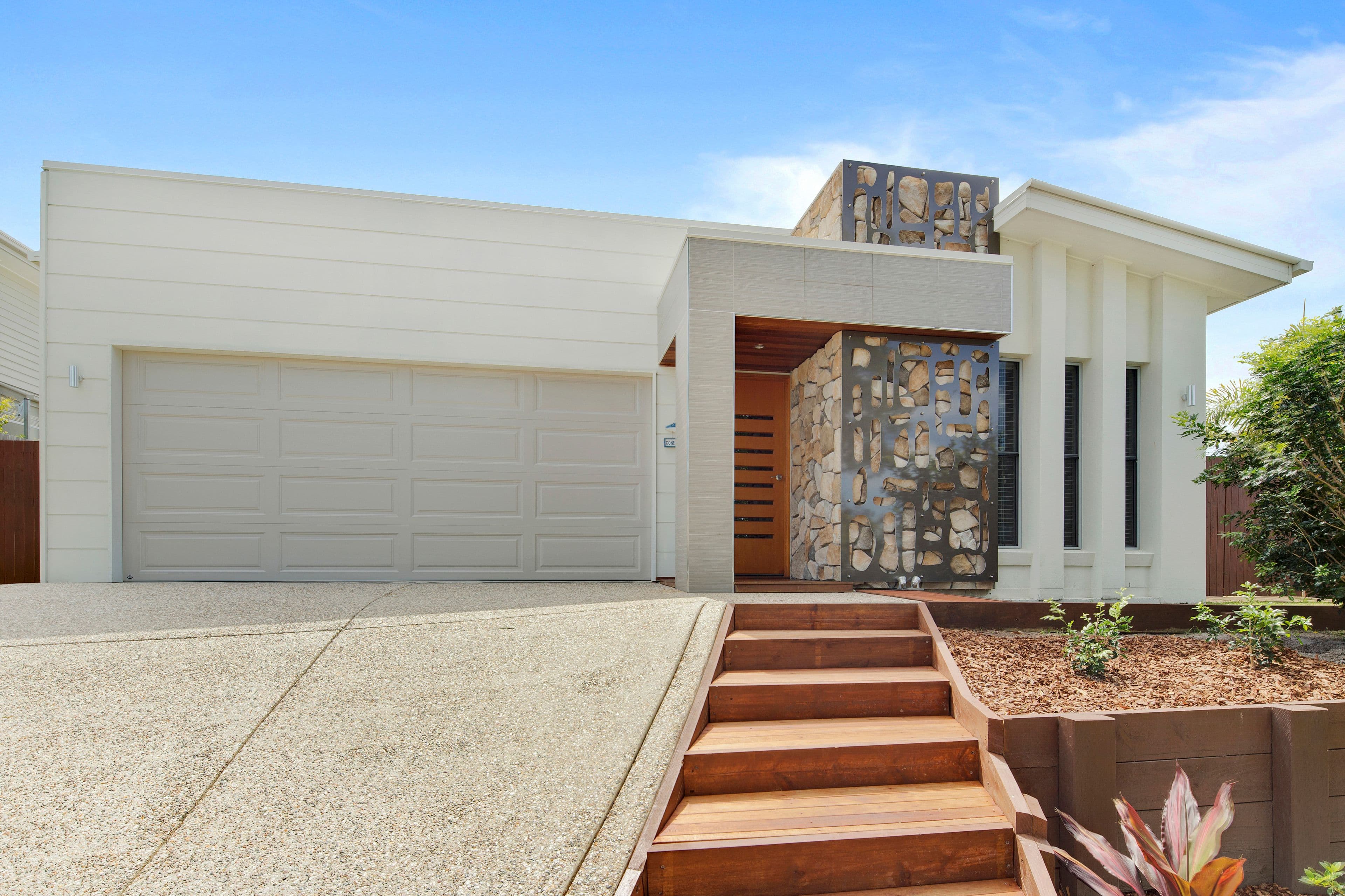 18 Honeyeater Crescent, Peregian Springs QLD 4573, Peregian Springs - Thumbnail 2