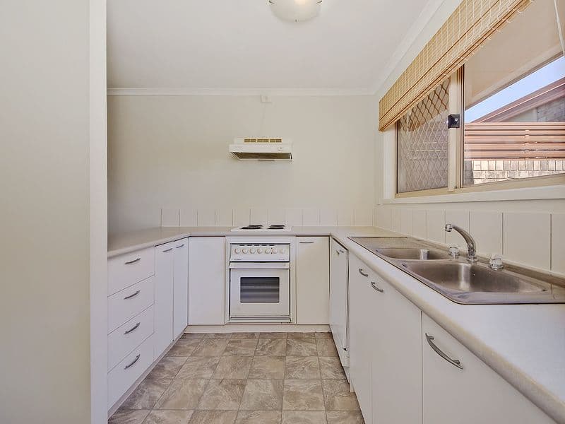 5 Greenlands Drive, VARSITY LAKES QLD 4227, Varsity Lakes - Thumbnail 4