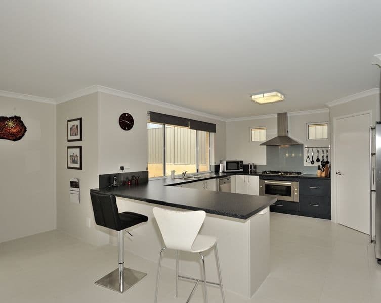 14 Greenstead Way, WELLARD WA 6170, Wellard - Thumbnail 2