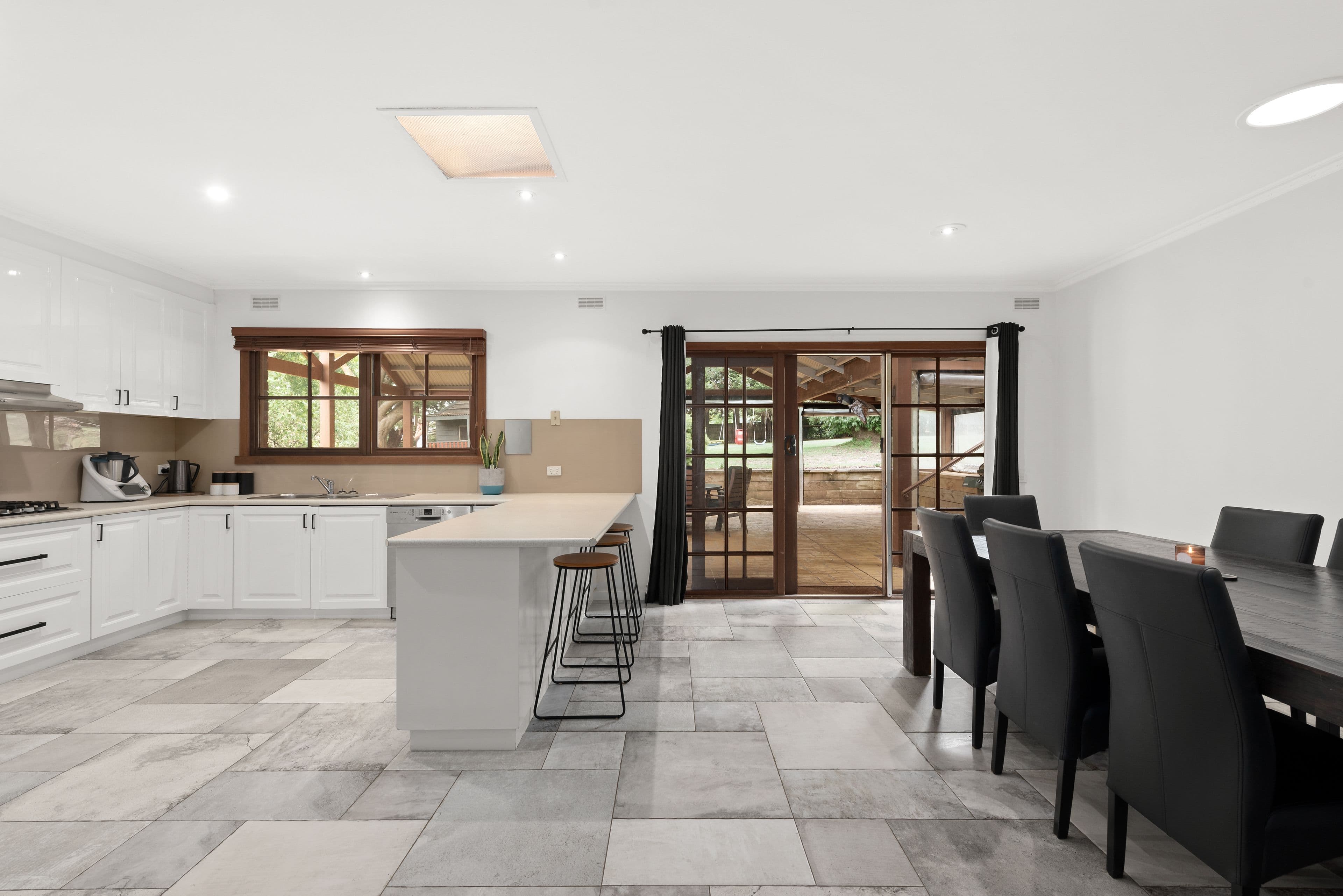 2B Charlou Court, Drouin VIC 3818, Drouin - Thumbnail 3