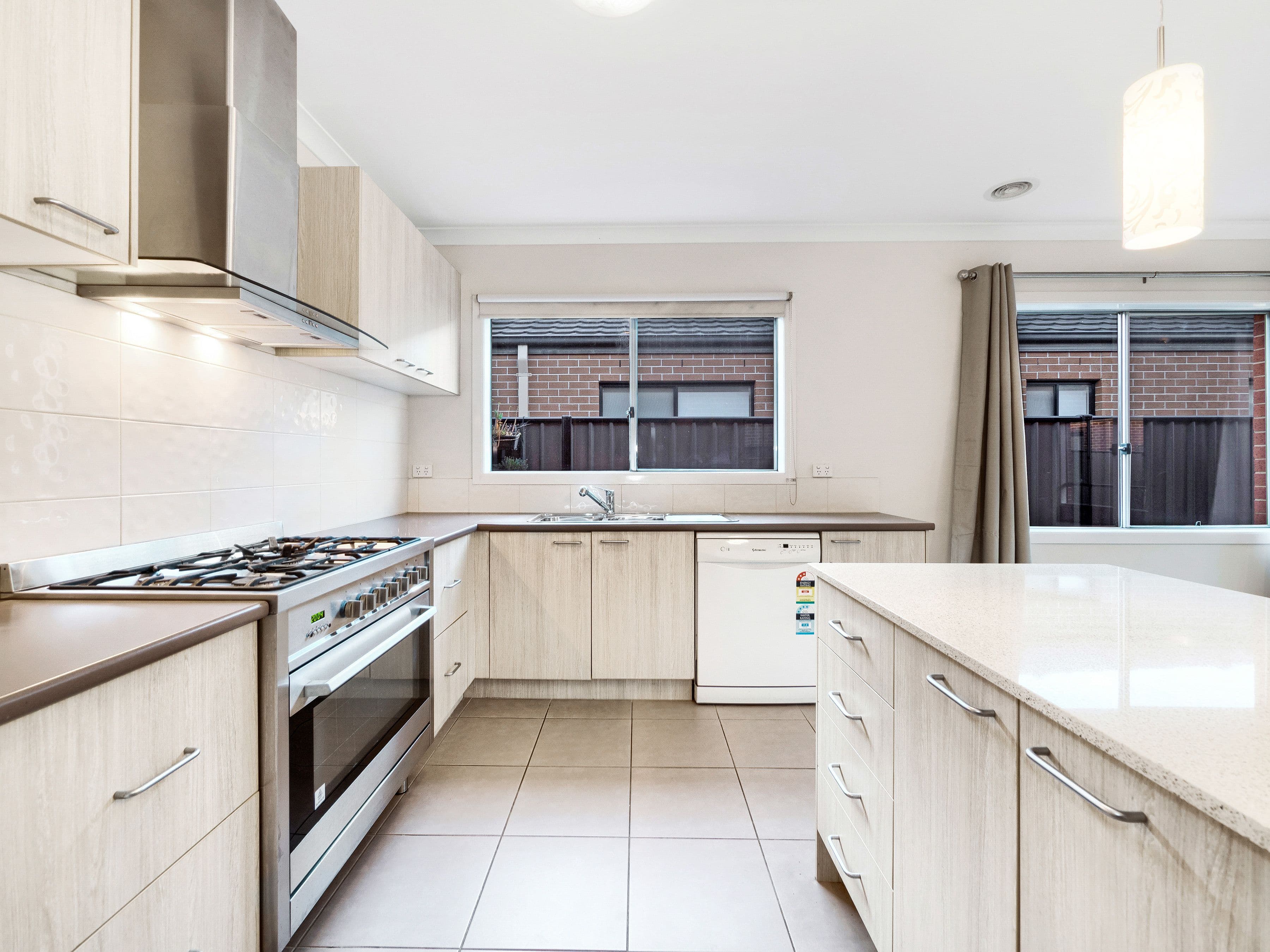 23 Gelderland Drive, Clyde North VIC 3978, Clyde North - Thumbnail 5