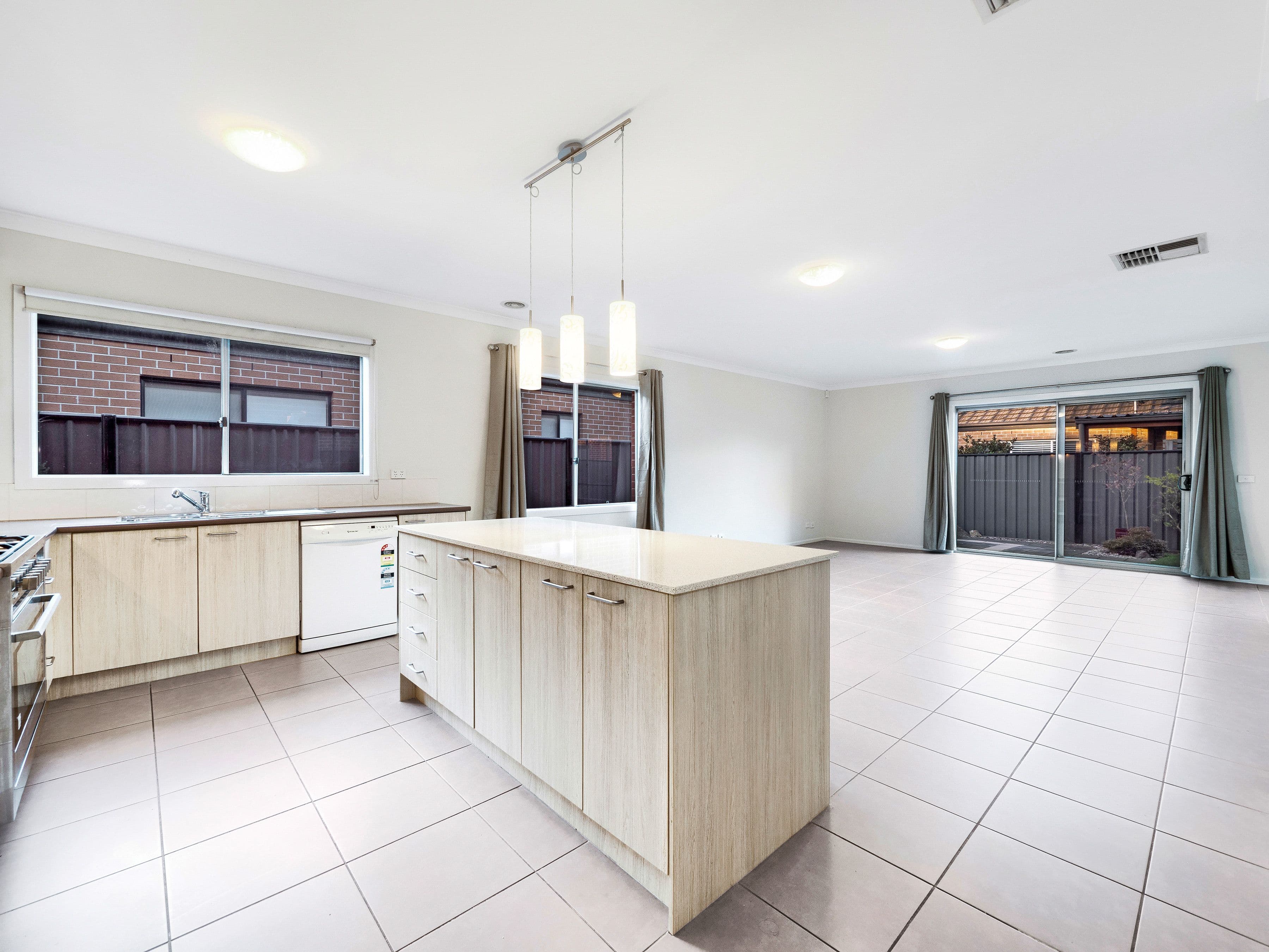 23 Gelderland Drive, Clyde North VIC 3978, Clyde North - Thumbnail 6