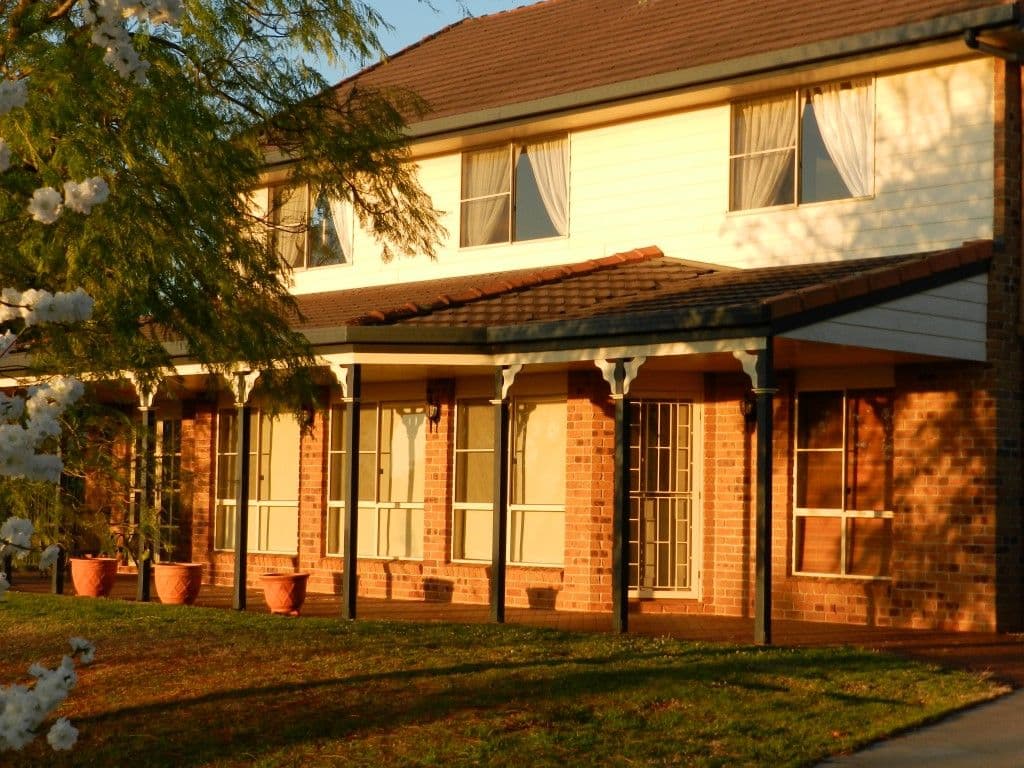 8 Lanbar Court, GLENVALE QLD 4350, Glenvale - Image 1