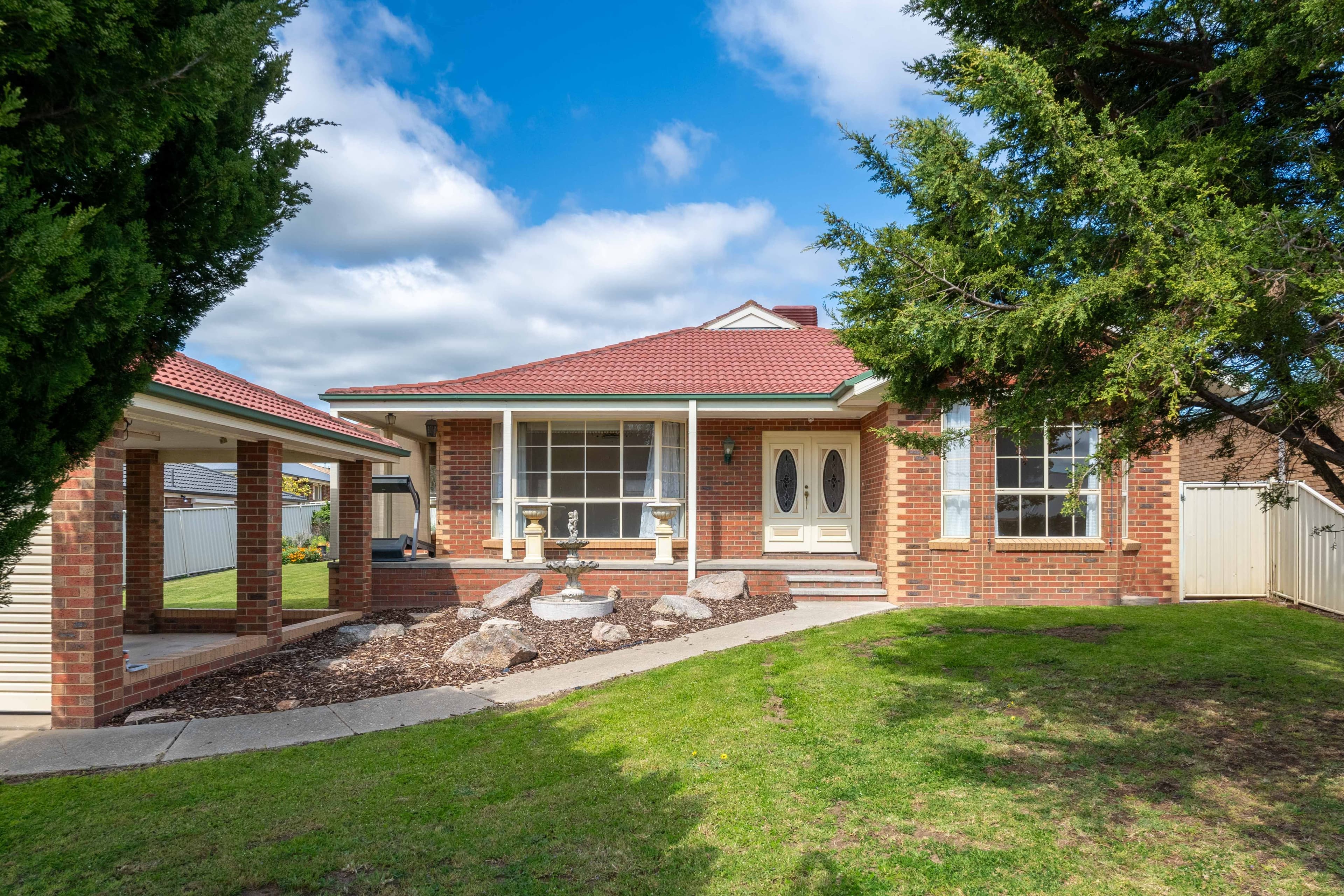 11 Doyle Crescent, Seymour VIC 3660, Seymour - Thumbnail 2