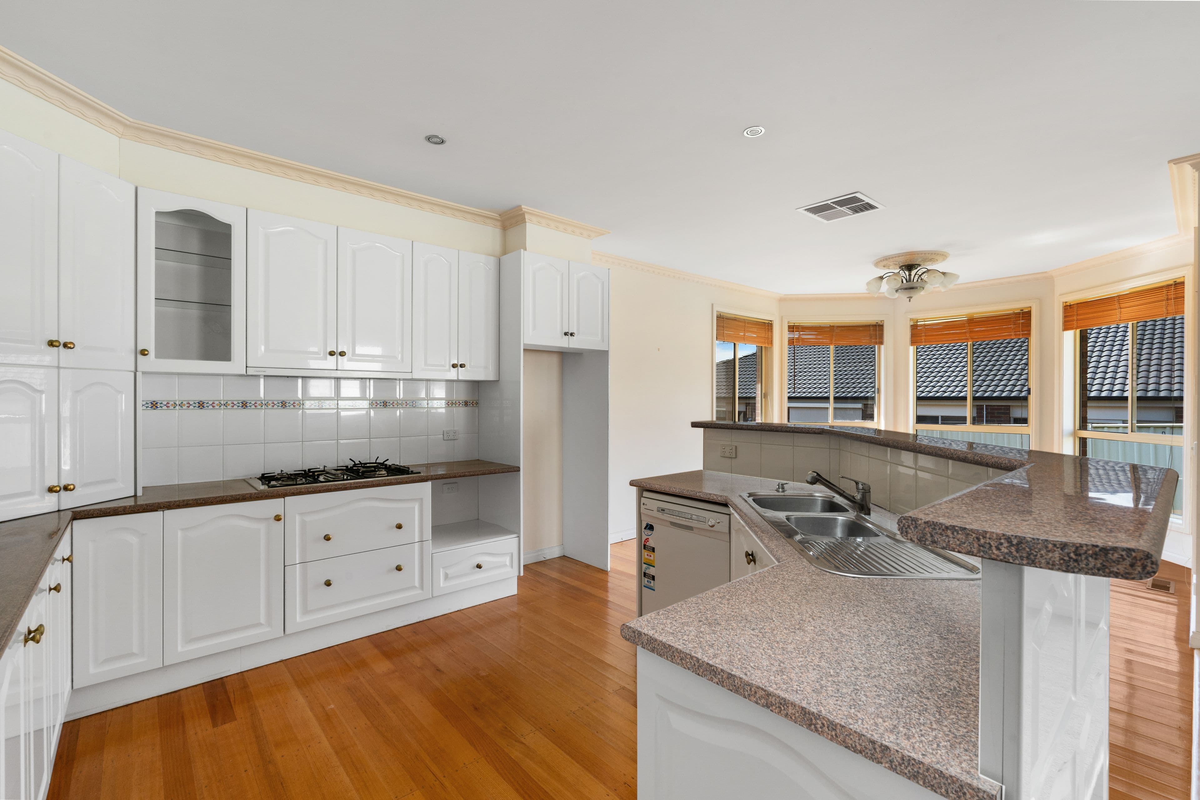 11 Doyle Crescent, Seymour VIC 3660, Seymour - Thumbnail 8