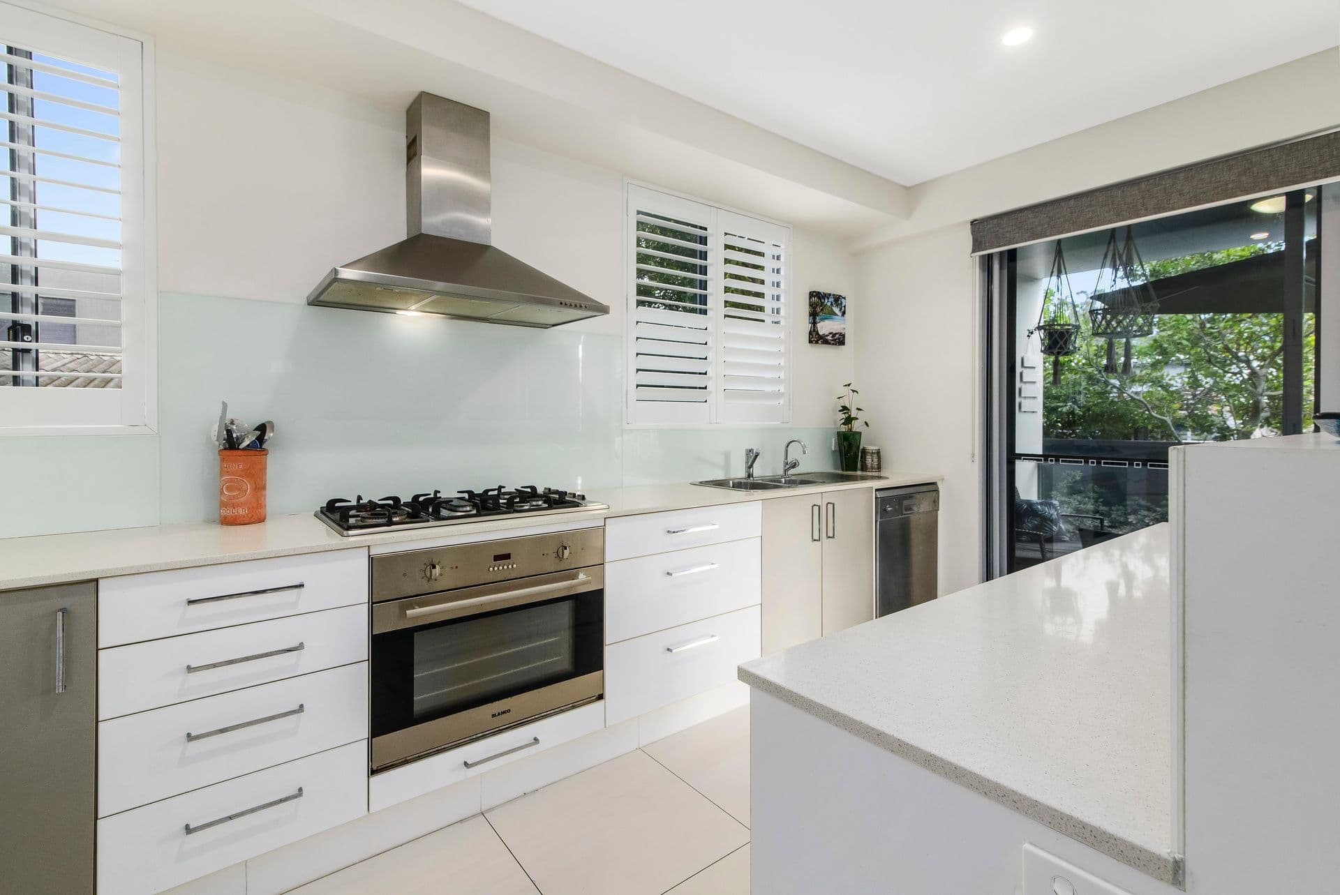 10 Tallebudgera Drive, Palm Beach QLD 4221, Palm Beach - Thumbnail 5