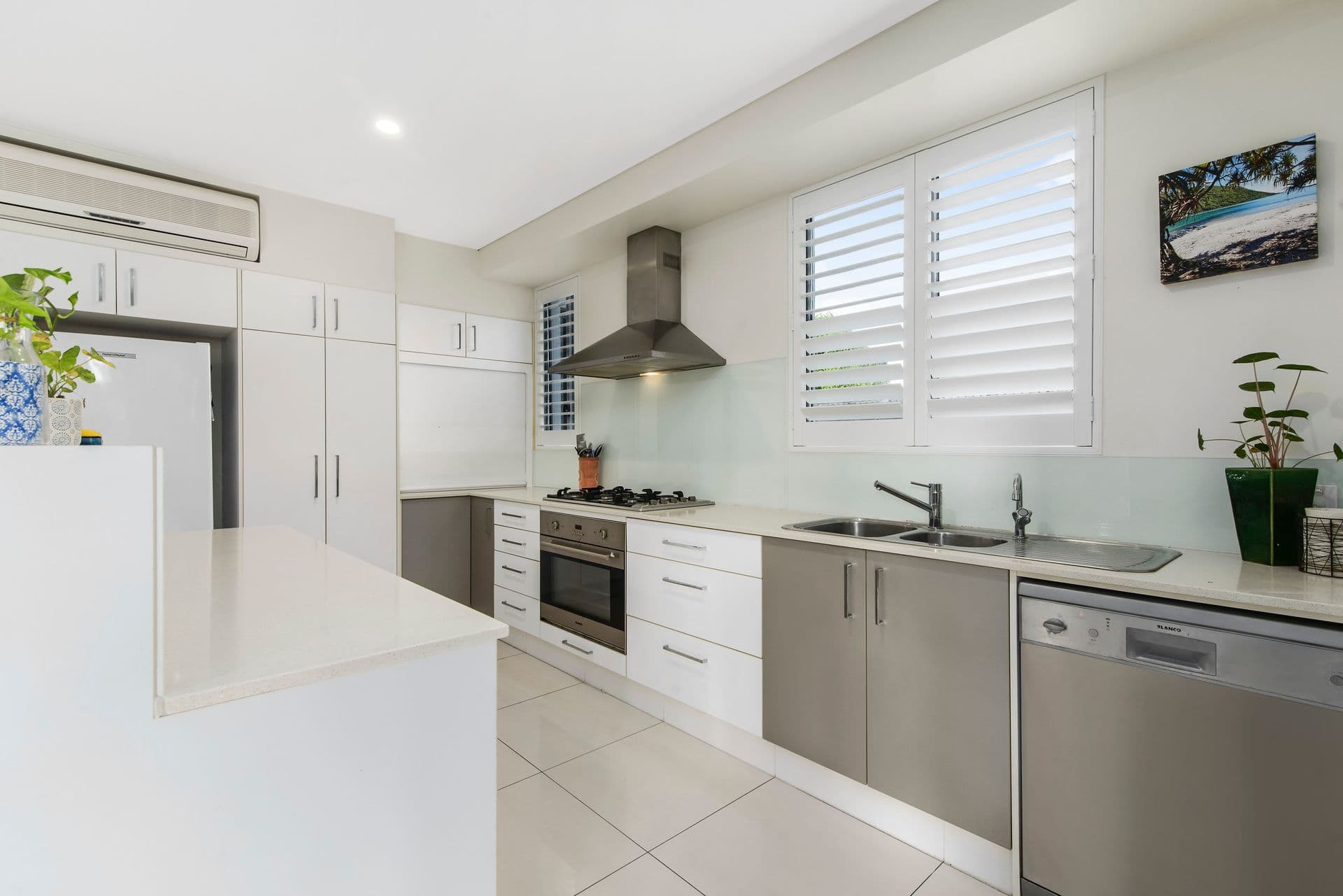 10 Tallebudgera Drive, Palm Beach QLD 4221, Palm Beach - Thumbnail 6
