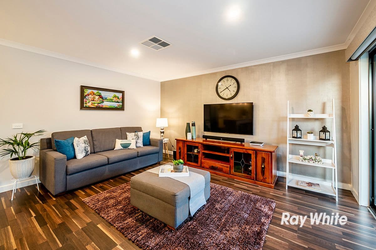 1 Hermes Avenue, Cranbourne West VIC 3977, Cranbourne West - Thumbnail 2