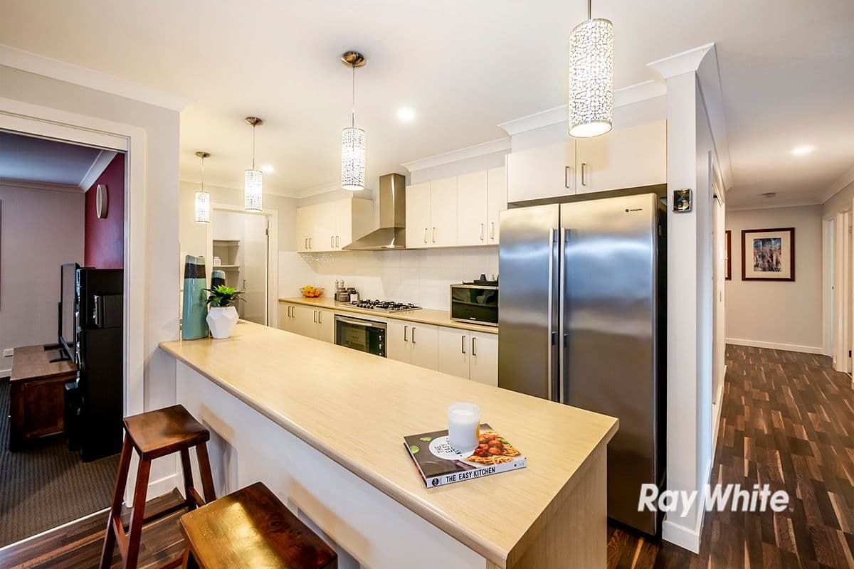 1 Hermes Avenue, Cranbourne West VIC 3977, Cranbourne West - Thumbnail 4