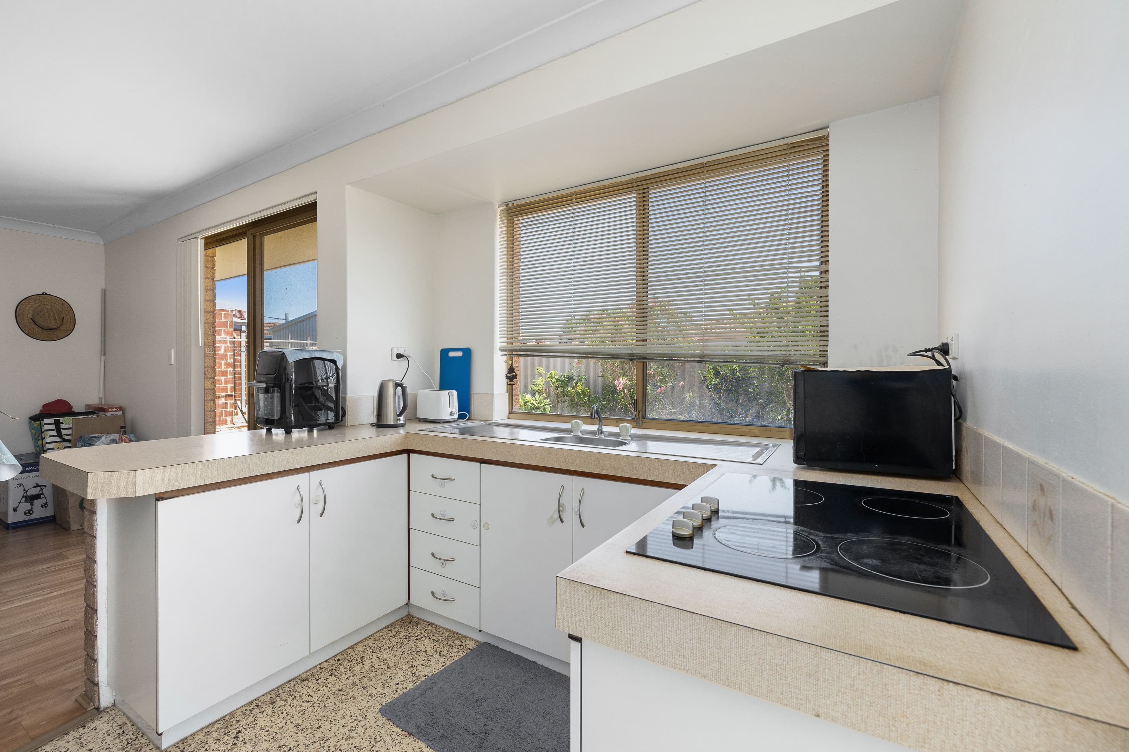 2 Colorado Place, Beechboro WA 6063, Beechboro - Thumbnail 2