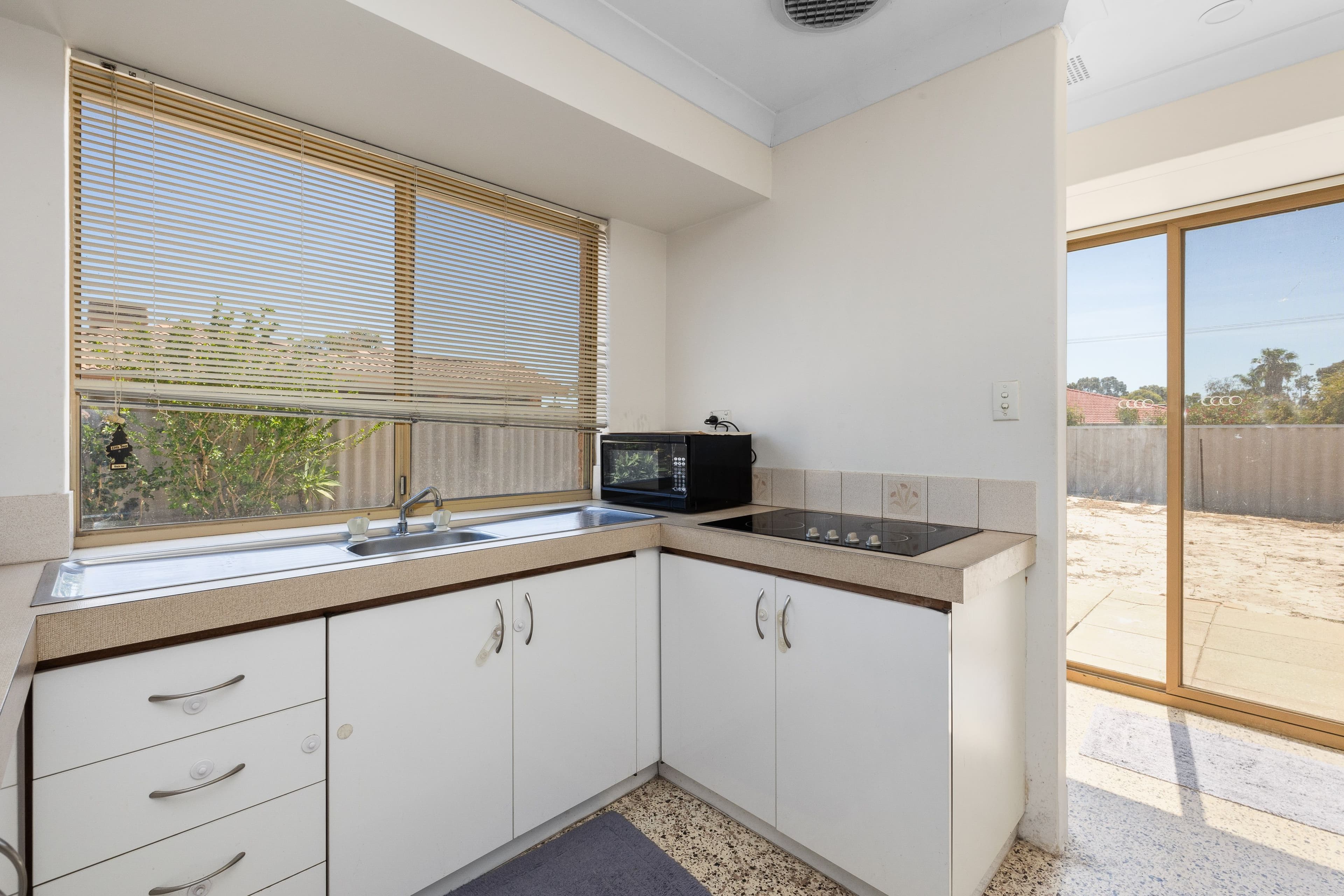 2 Colorado Place, Beechboro WA 6063, Beechboro - Thumbnail 3