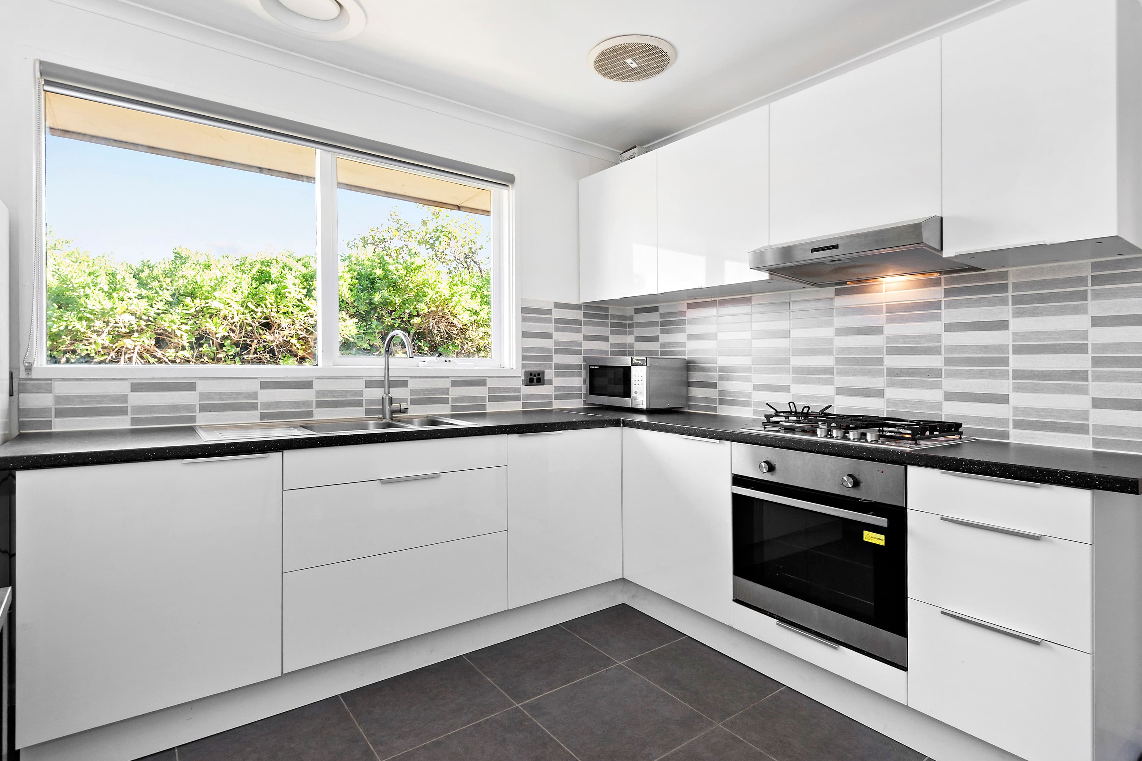 45 Bevan Avenue, Clayton South VIC 3169, Clayton South - Thumbnail 2