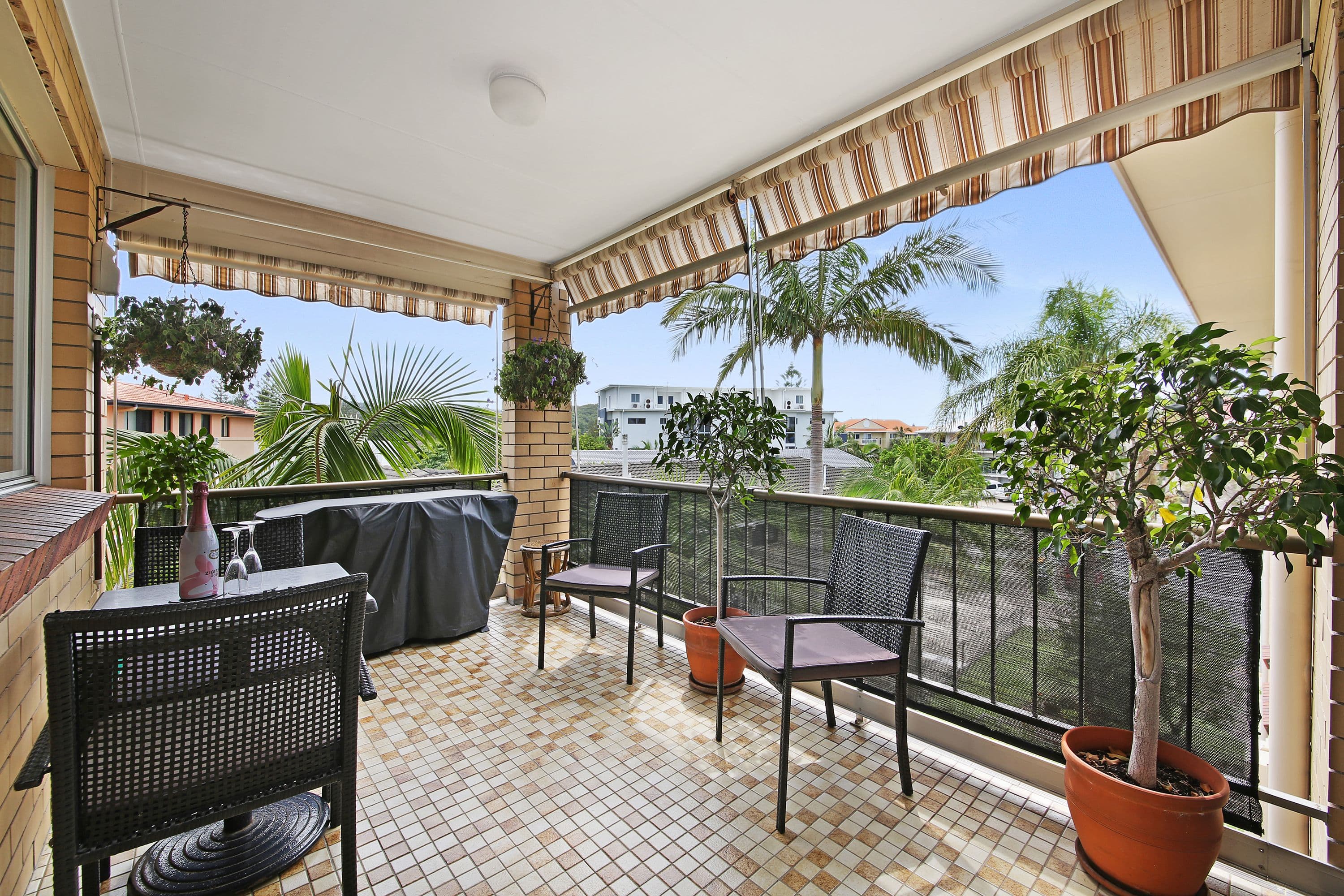 8 Nyrang Avenue, Palm Beach QLD 4221, Palm Beach - Thumbnail 2