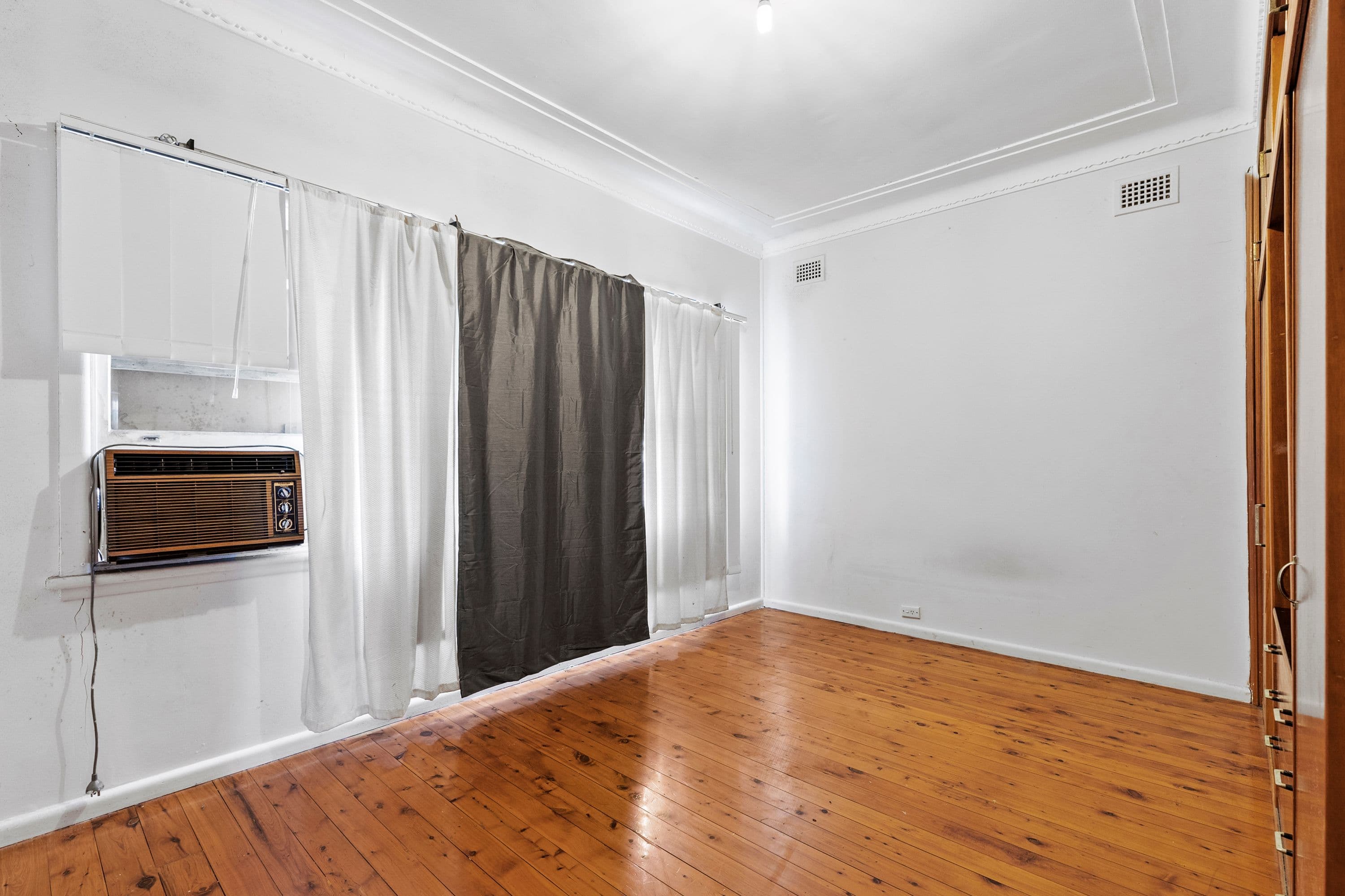 16 Breasley Avenue, Yagoona NSW 2199, Yagoona - Thumbnail 3