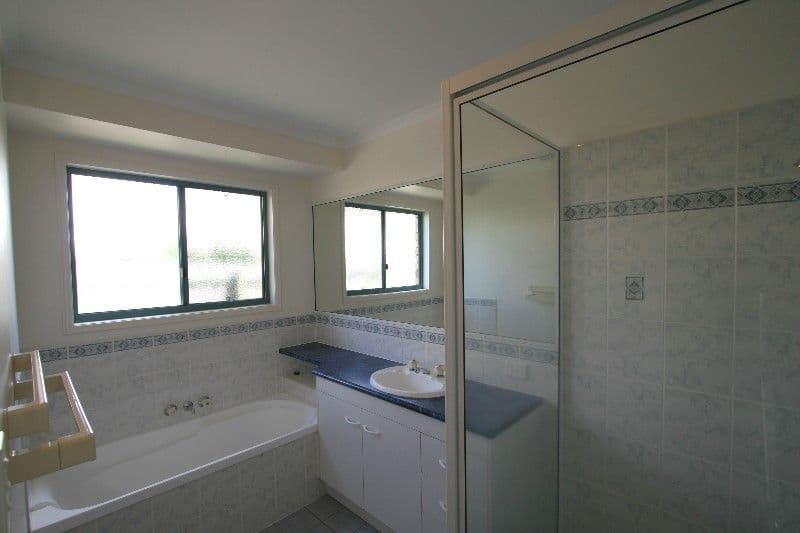 4 Wakefield Court, AVOCA QLD 4670, Avoca - Thumbnail 7