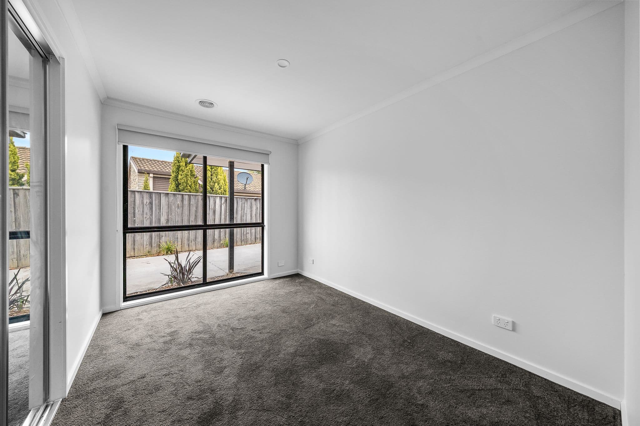 33 Josephine Avenue, Cranbourne North VIC 3977, Cranbourne North - Thumbnail 4