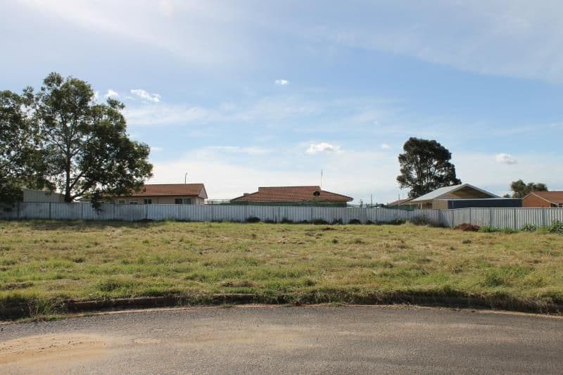 13 Pinnaroo Place, DUBBO NSW 2830, Dubbo - Thumbnail 2