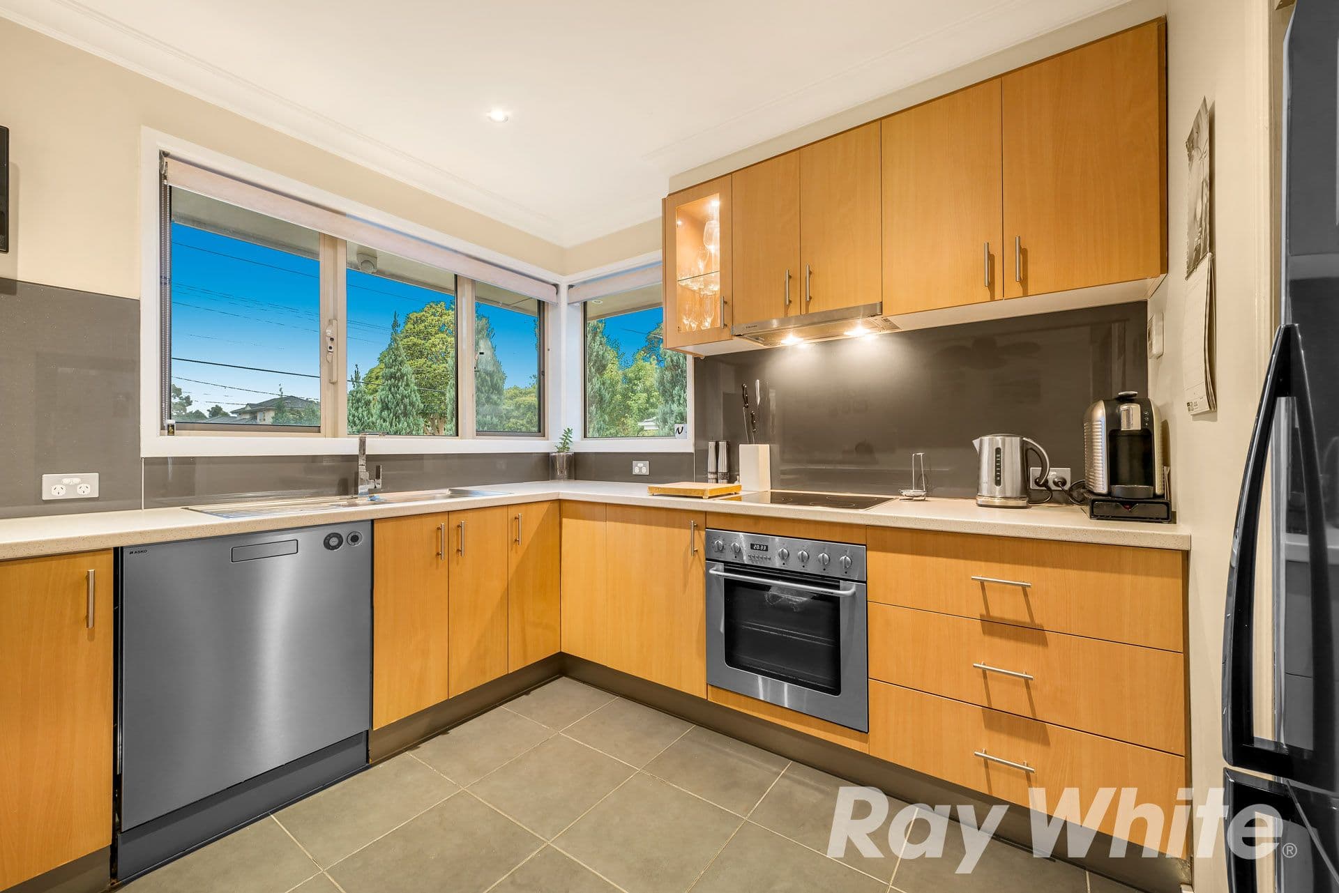32 Newhaven Road, Burwood East VIC 3151, Burwood East - Thumbnail 3