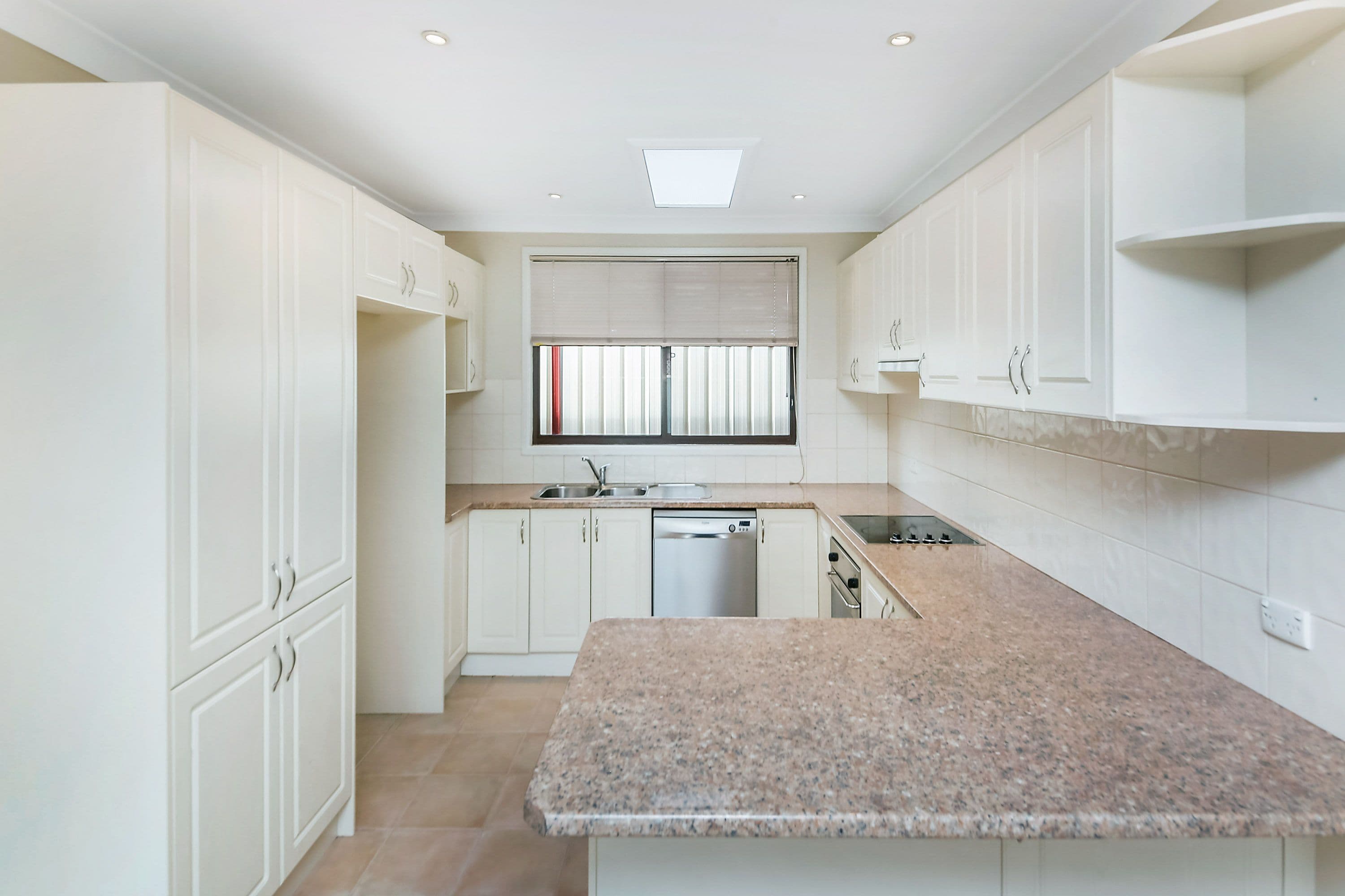 95 Sturt Avenue, Georges Hall - Thumbnail 3