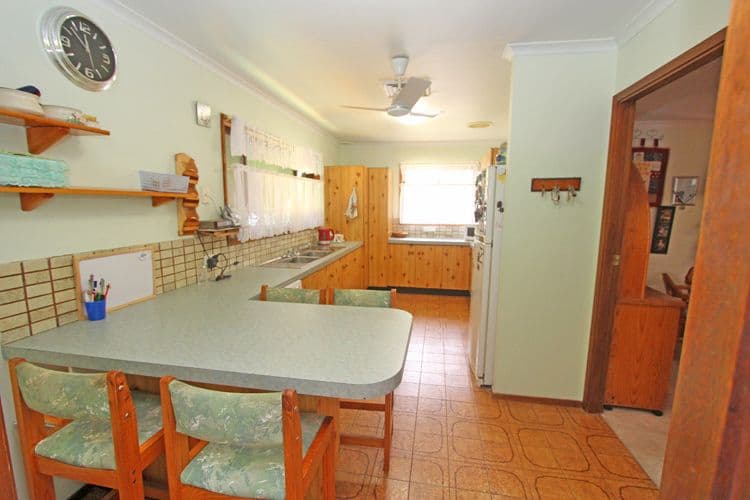 56 Orana Street, GREEN POINT NSW 2251, Green Point - Thumbnail 3