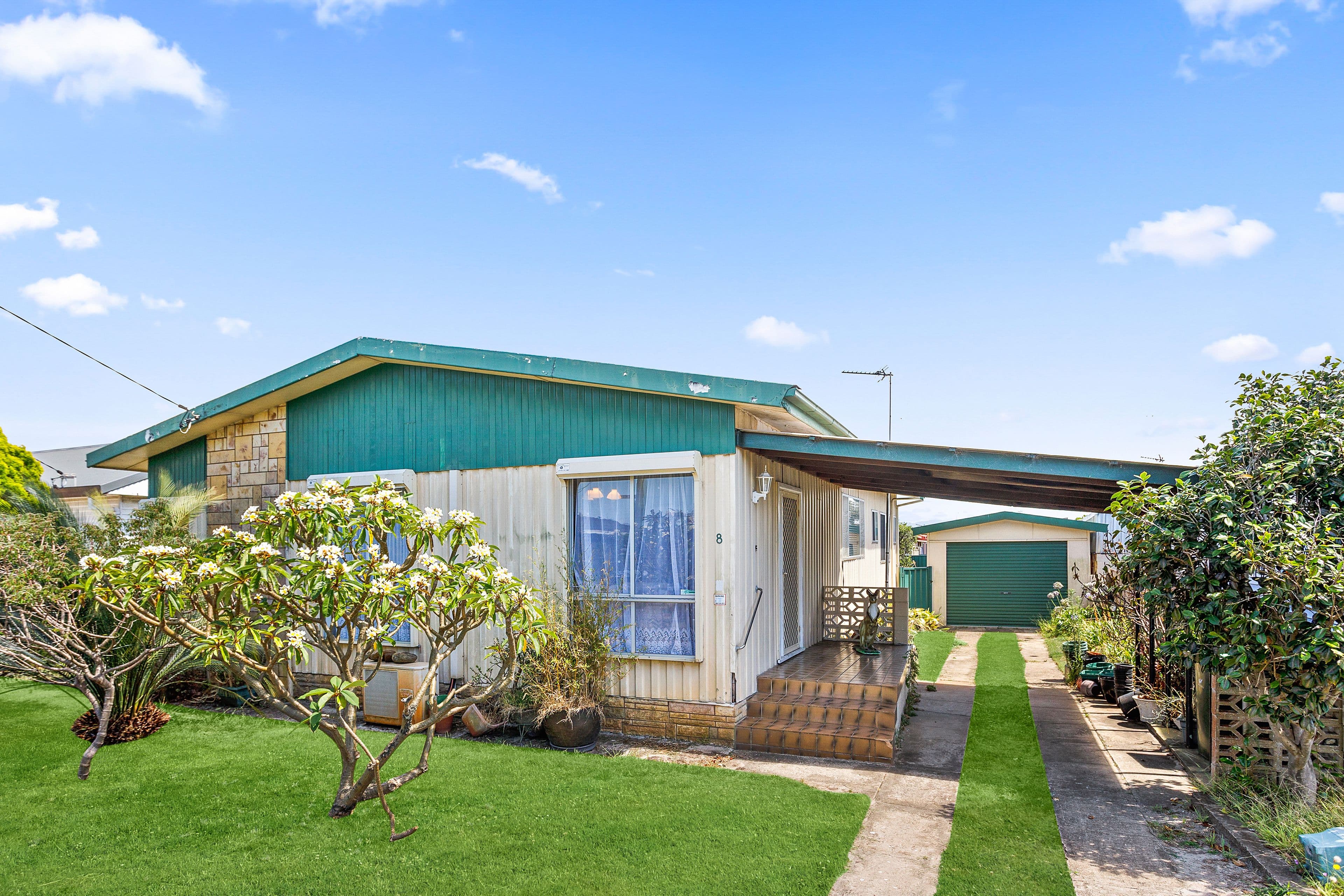 8 Oakland Avenue, Windang NSW 2528, Windang - Image 1