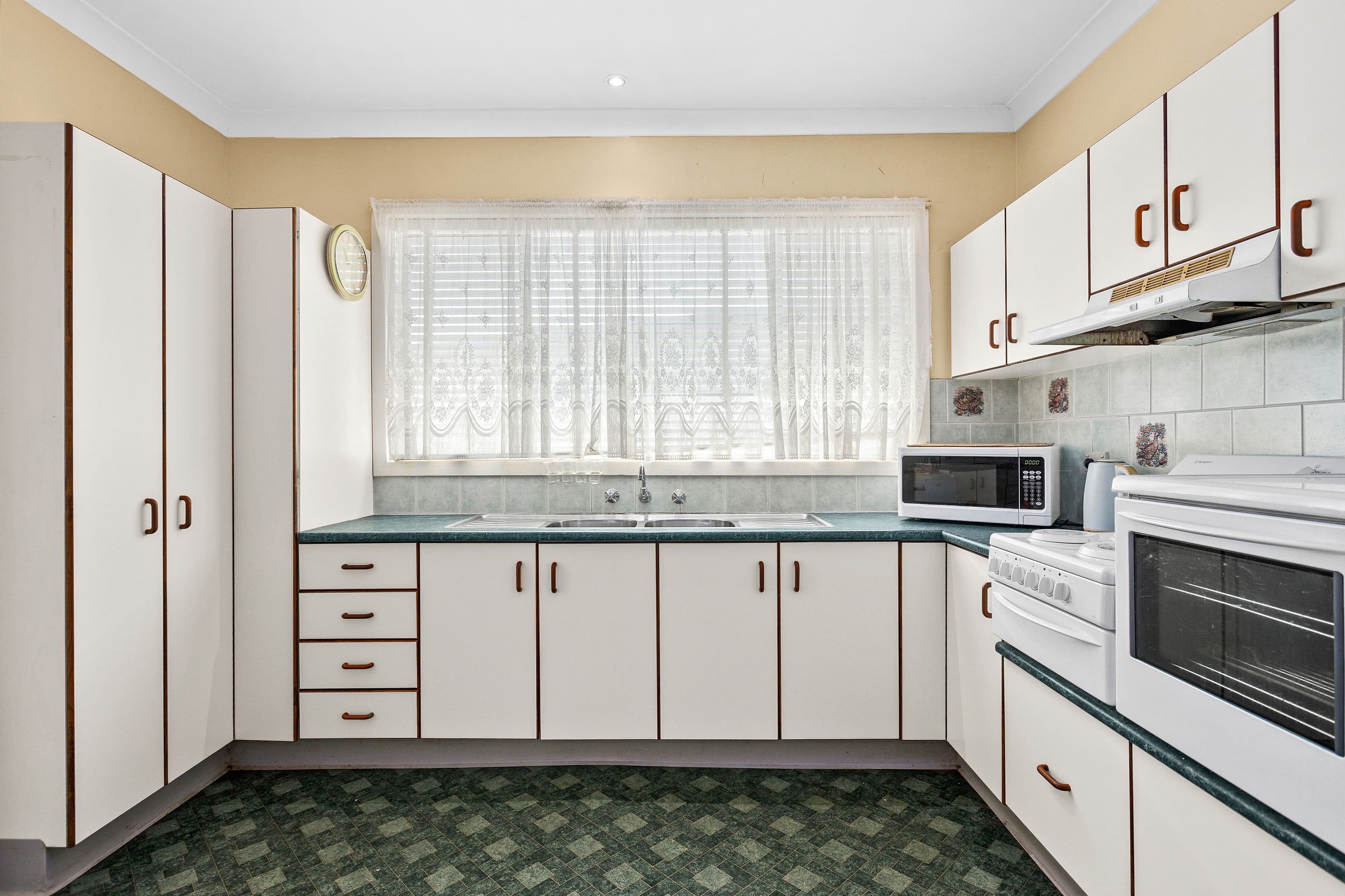 8 Oakland Avenue, Windang NSW 2528, Windang - Thumbnail 4