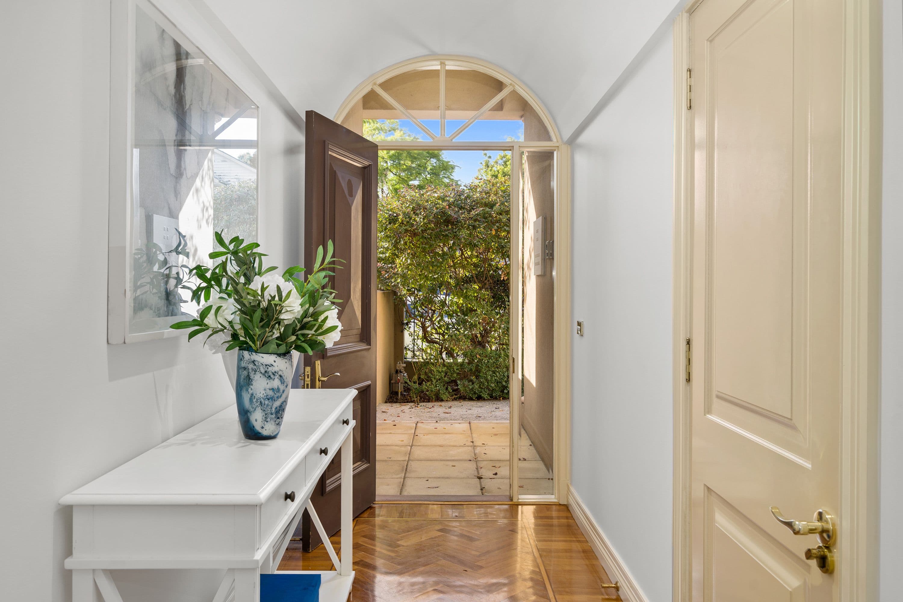 6 James Avenue, Kew VIC 3101, Kew - Thumbnail 2