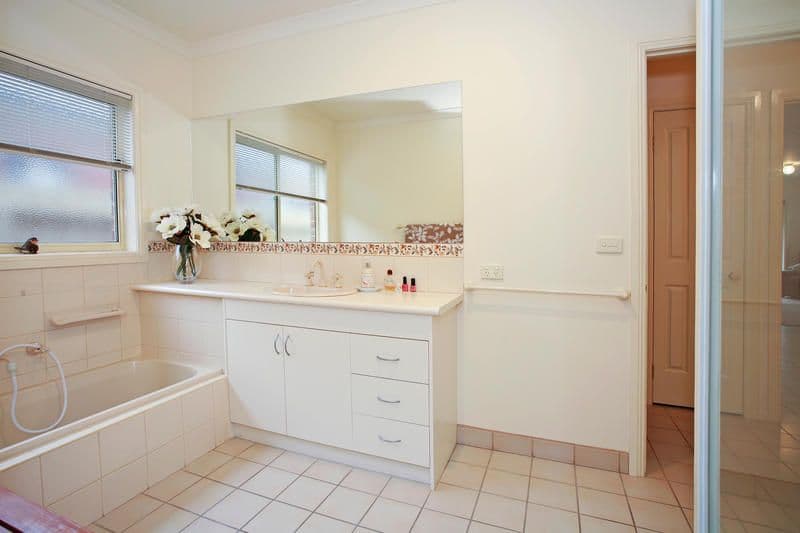23 Hollows Court, GROVEDALE VIC 3216, Grovedale - Thumbnail 6